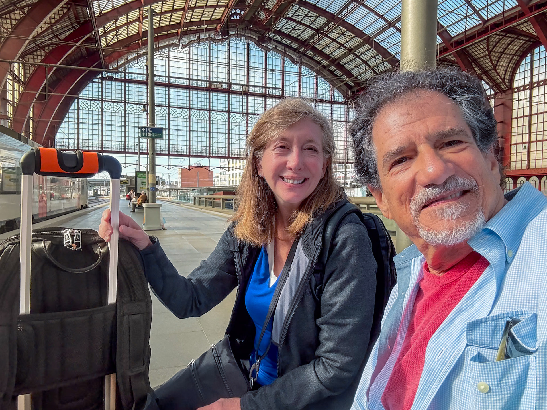 Antwerp Centraal leaving to Bruges