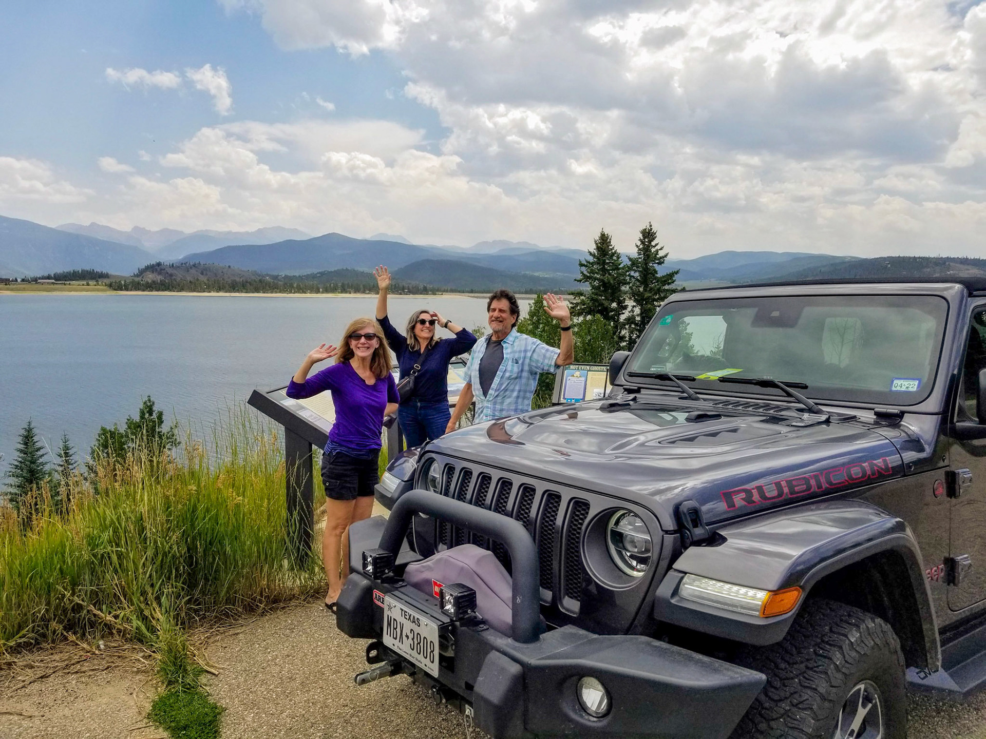 Grand Lake roadside overlook