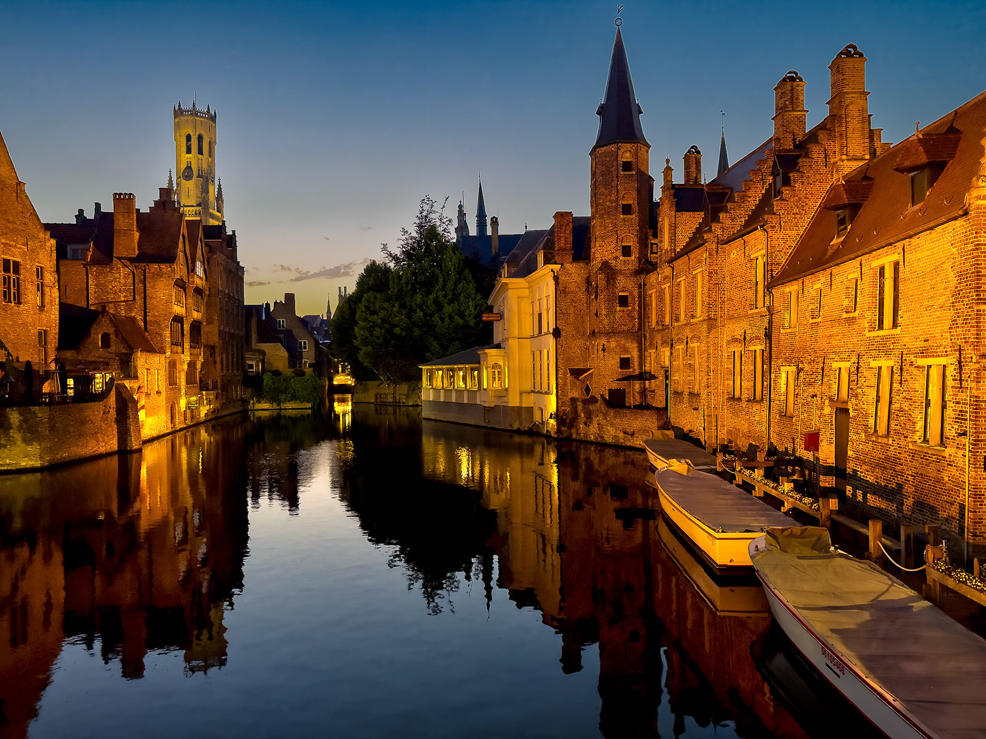 Bruges at night