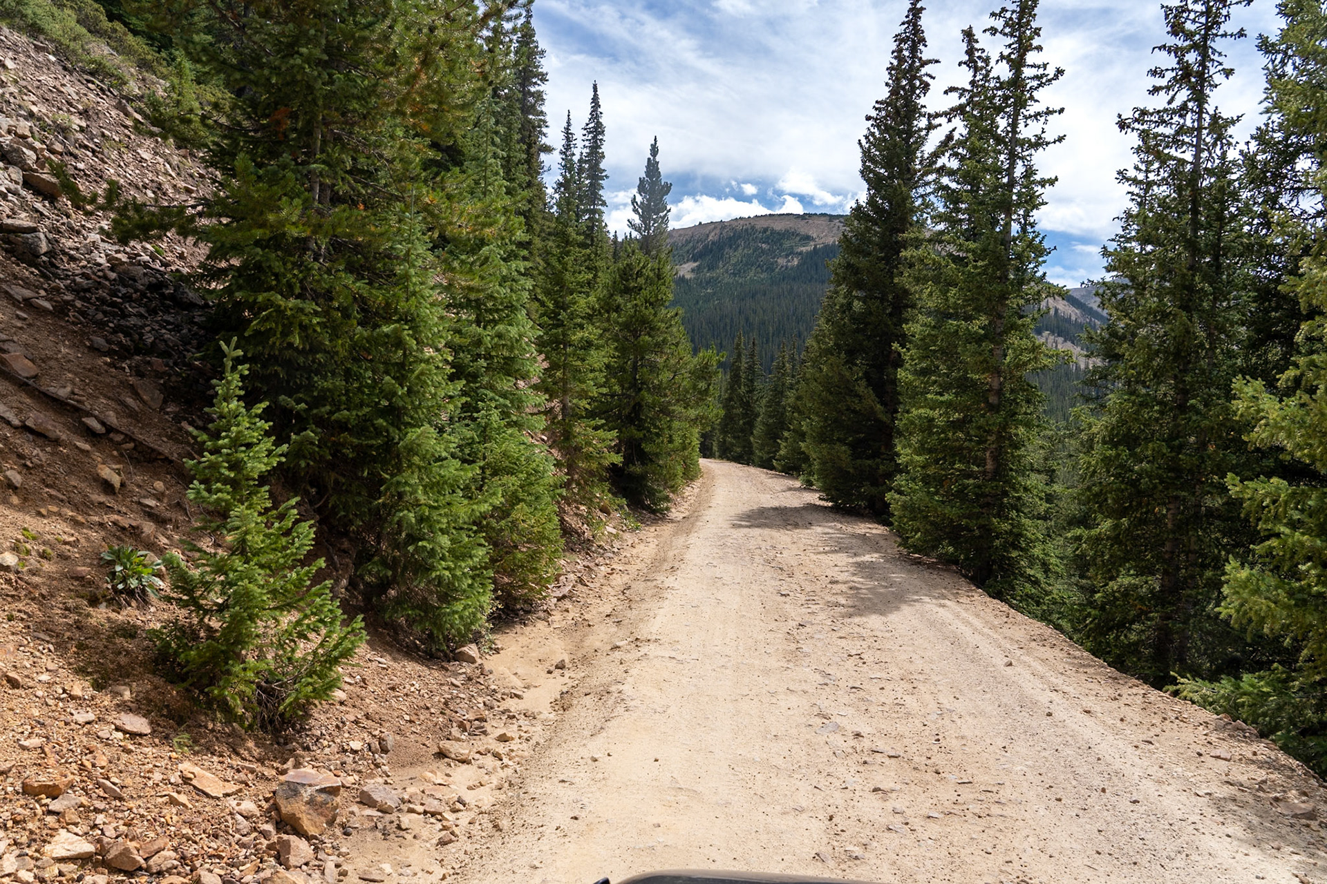 On the trail descending Cumberland Pass