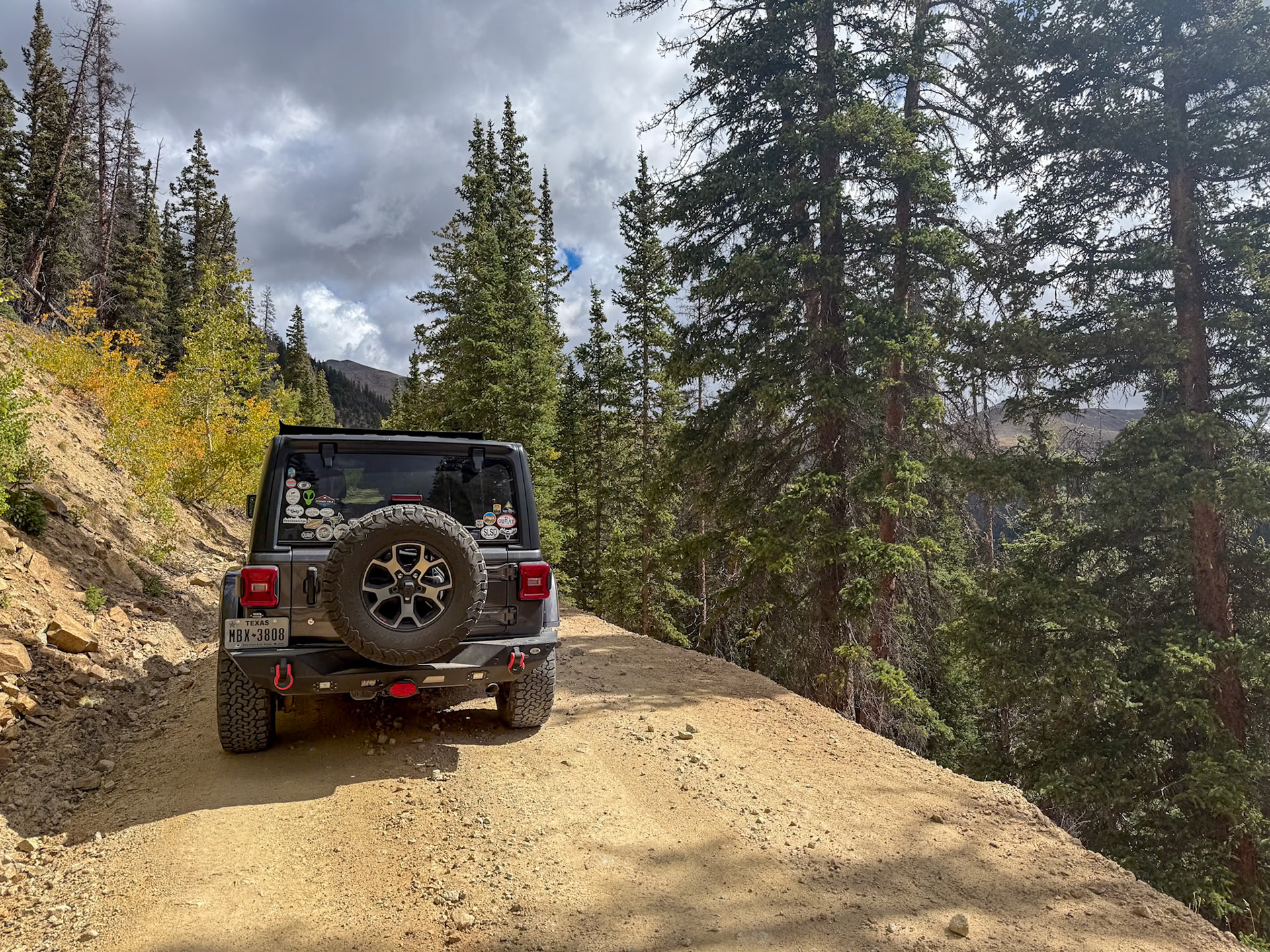 Climbing the Cumberland Pass trail