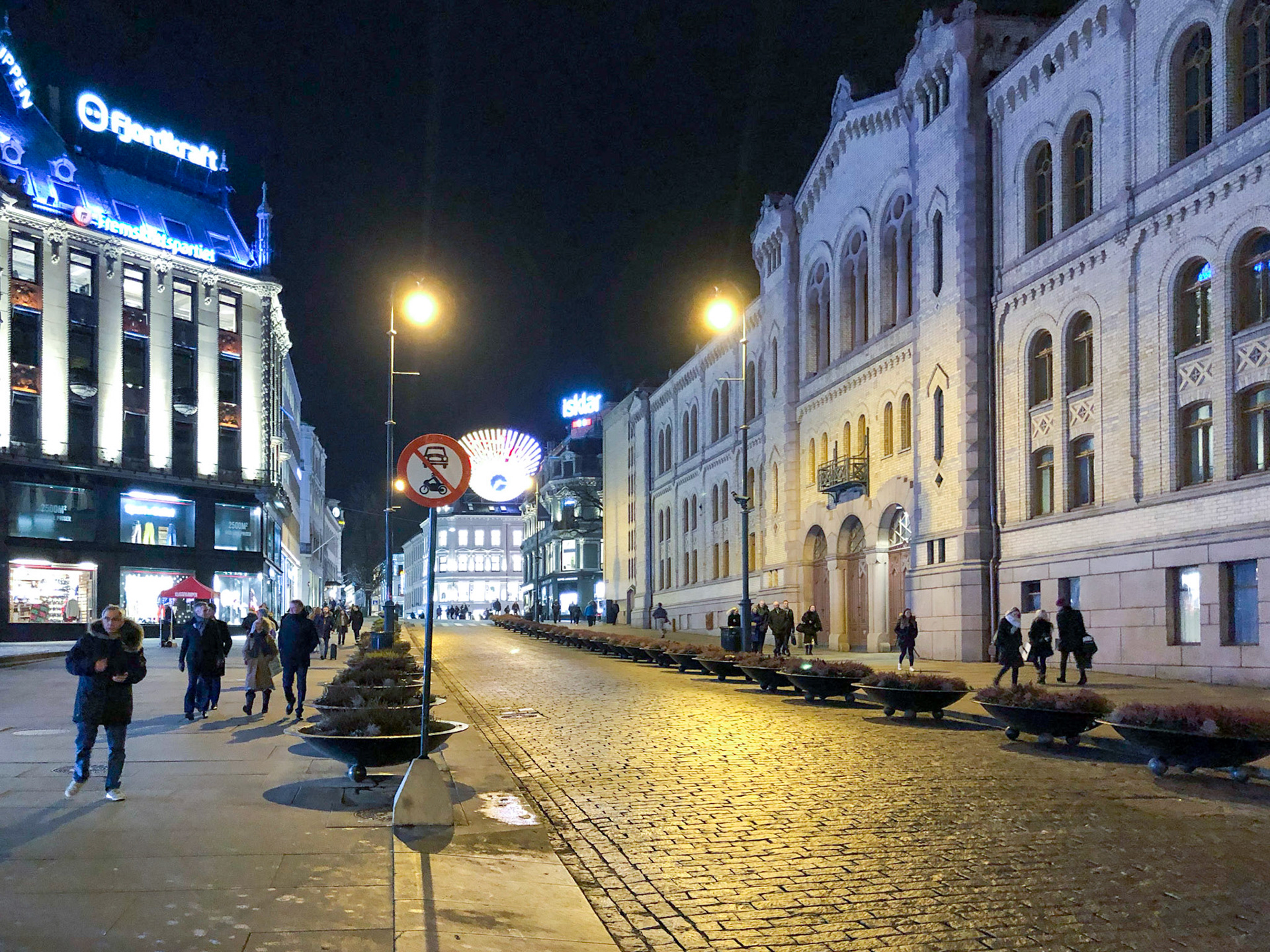 1st night, on the street in front of our hotel