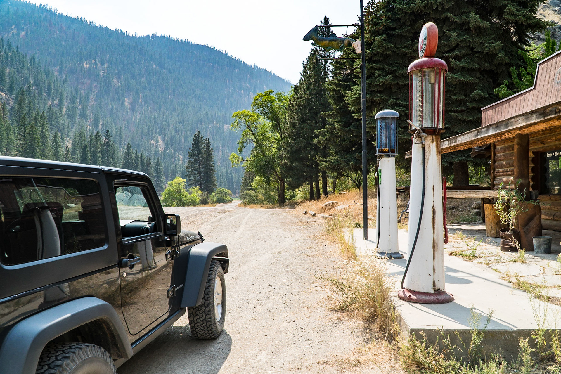Abandoned gas station in Shoup