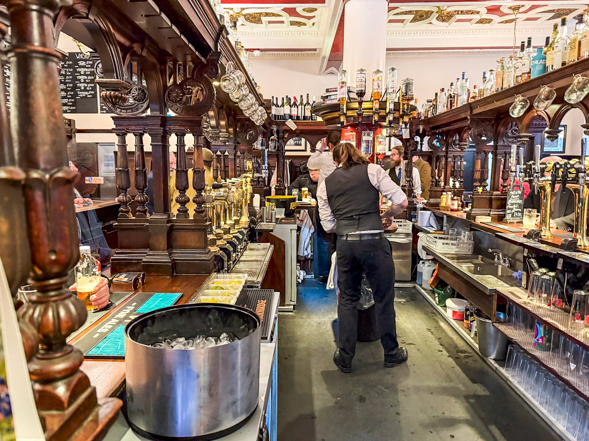 Whiskey tasting at Abbotsford Bar