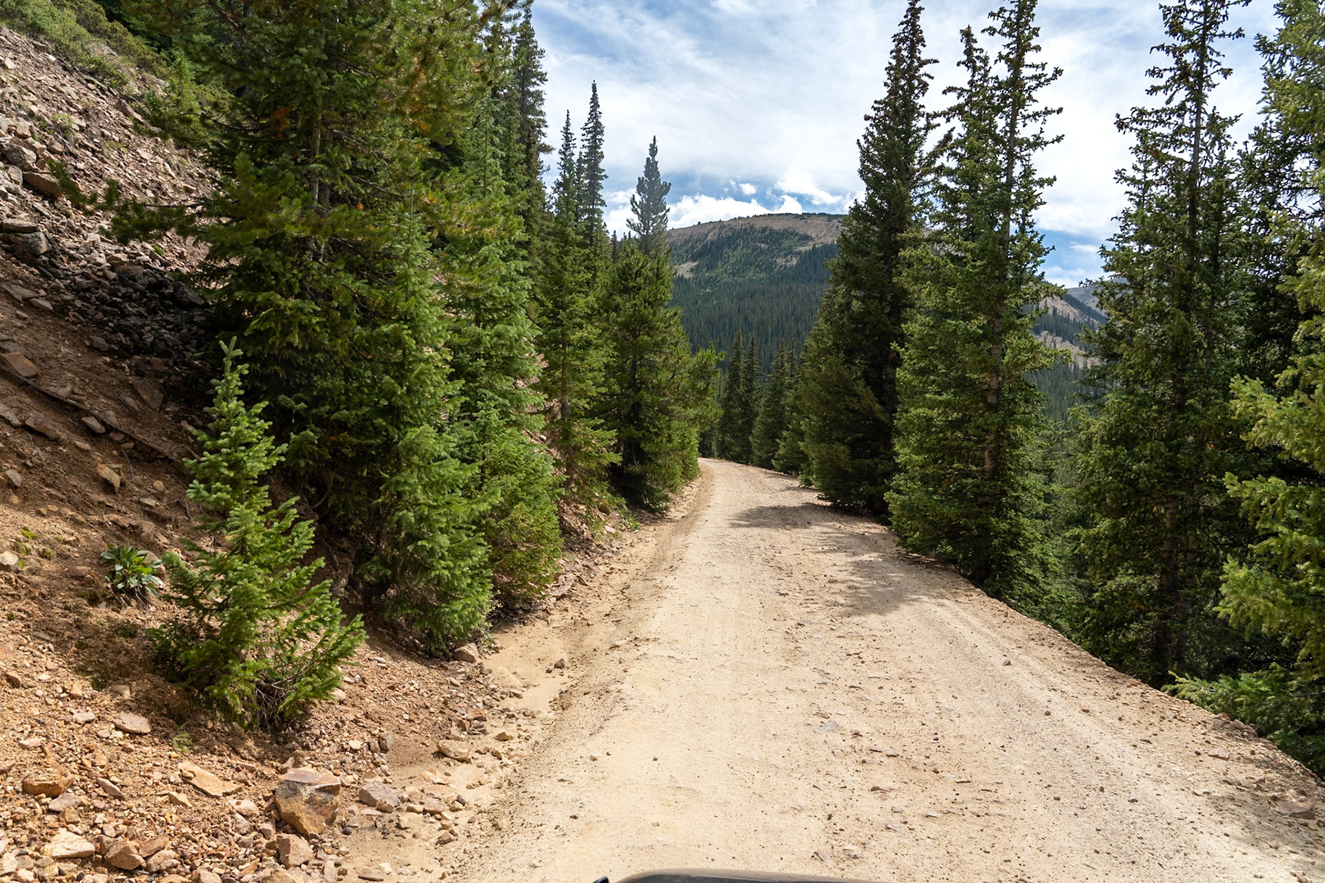 On the trail descending Cumberland Pass