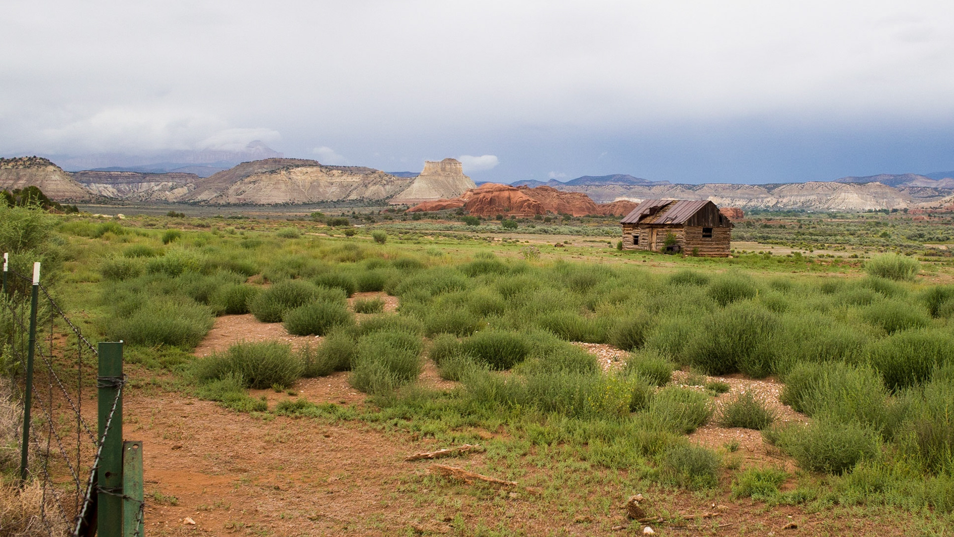 Rainstorm leaving Escalante