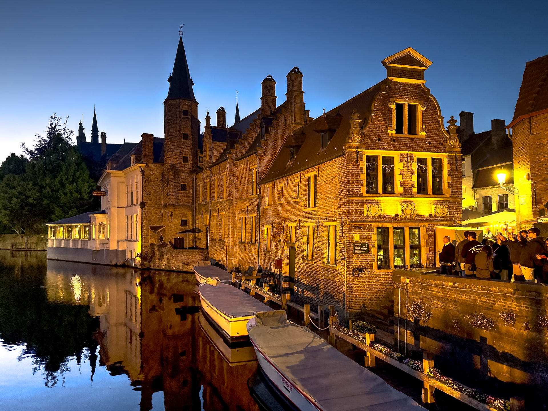 Bruges at night