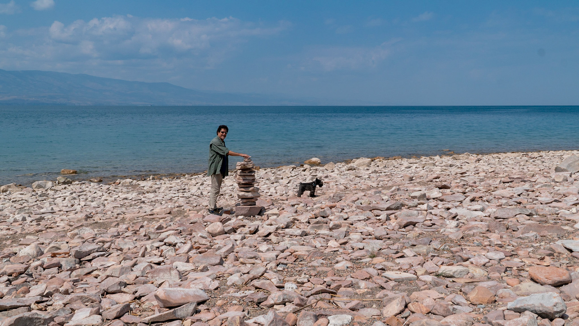 Building Hoodoos on the beach at Bear Lake