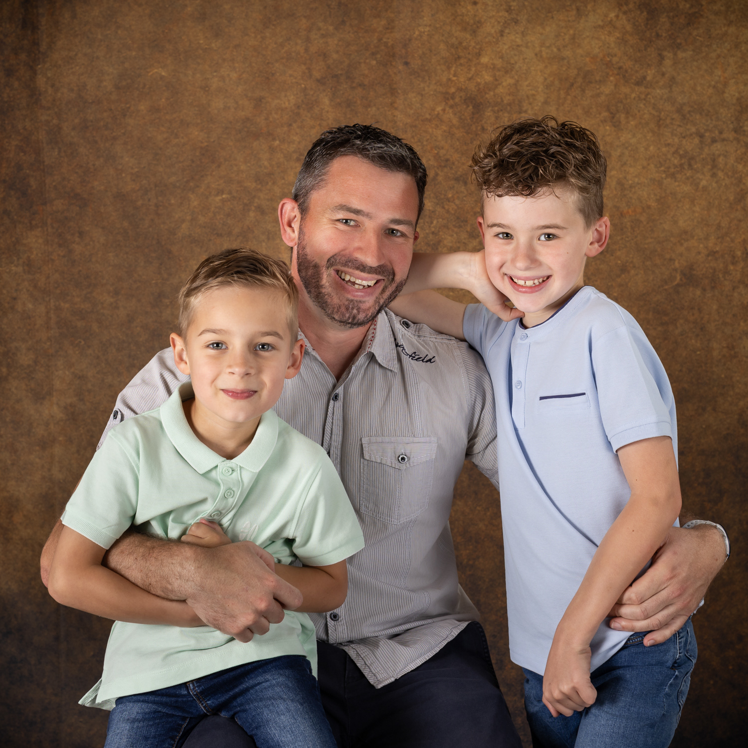 Portraits de famille en studio © Carole Bertaux Photographe - Tous droits réservés