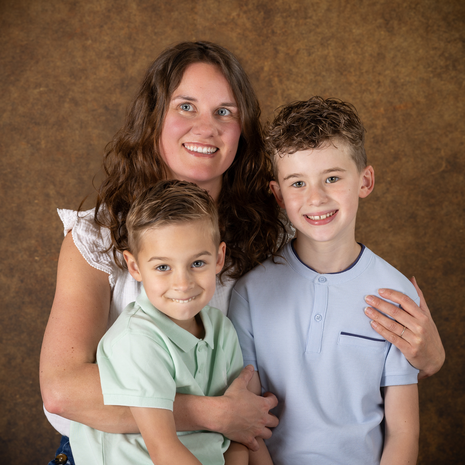 Portraits de famille en studio © Carole Bertaux Photographe - Tous droits réservés