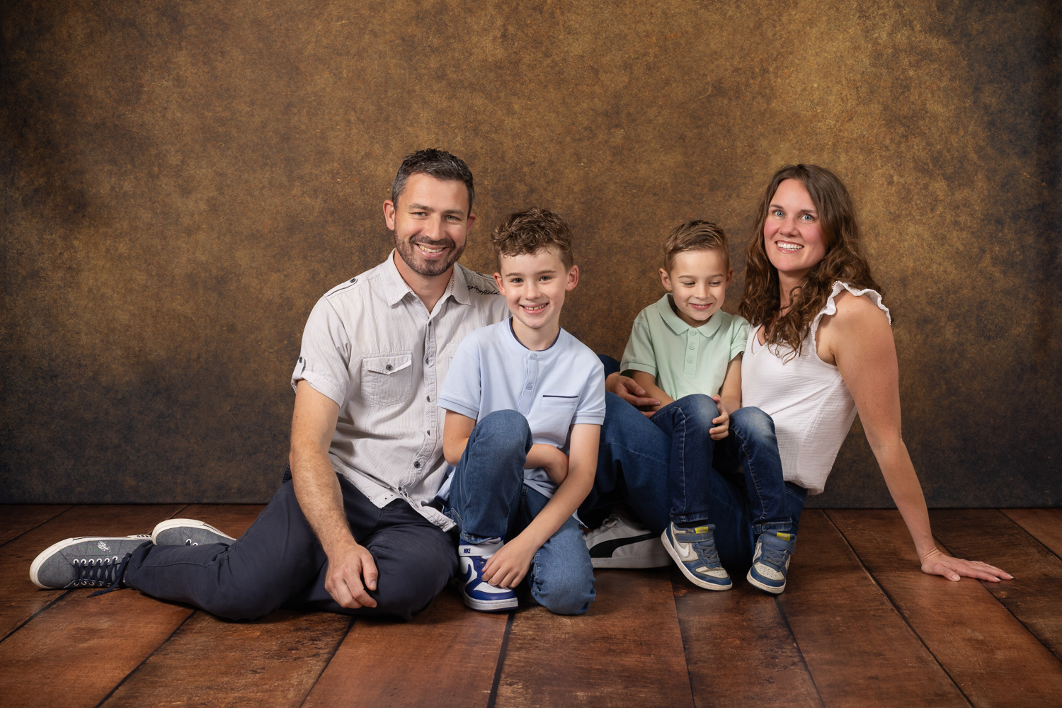 Portraits de famille en studio © Carole Bertaux Photographe - Tous droits réservés