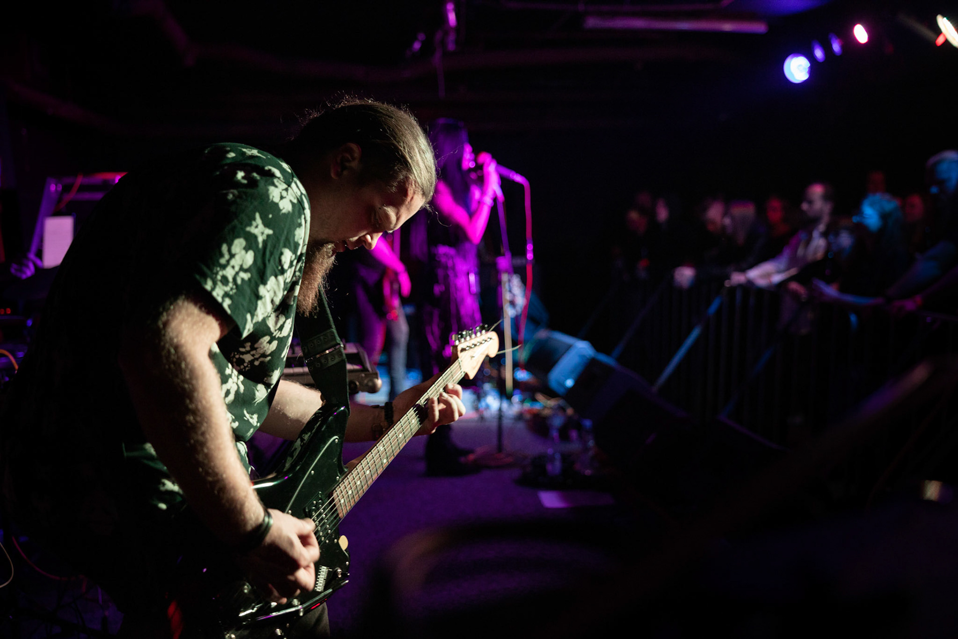 Hetane - rock alternatywny, trip-hop, muzyka elektroniczna,
MAGDA OLEŚ - wokale, teksty,
ŁUKASZ /JELEŃ/ POL - gitara, klawisze, elektronika,
REM KARPIENKO - bass,
MICHAŁ LANGE- perkusja,
Warszawa, klub Potok Drugi Dom Ludzi Rocka,
fot. Andrzej kaziq Wasilkiewicz