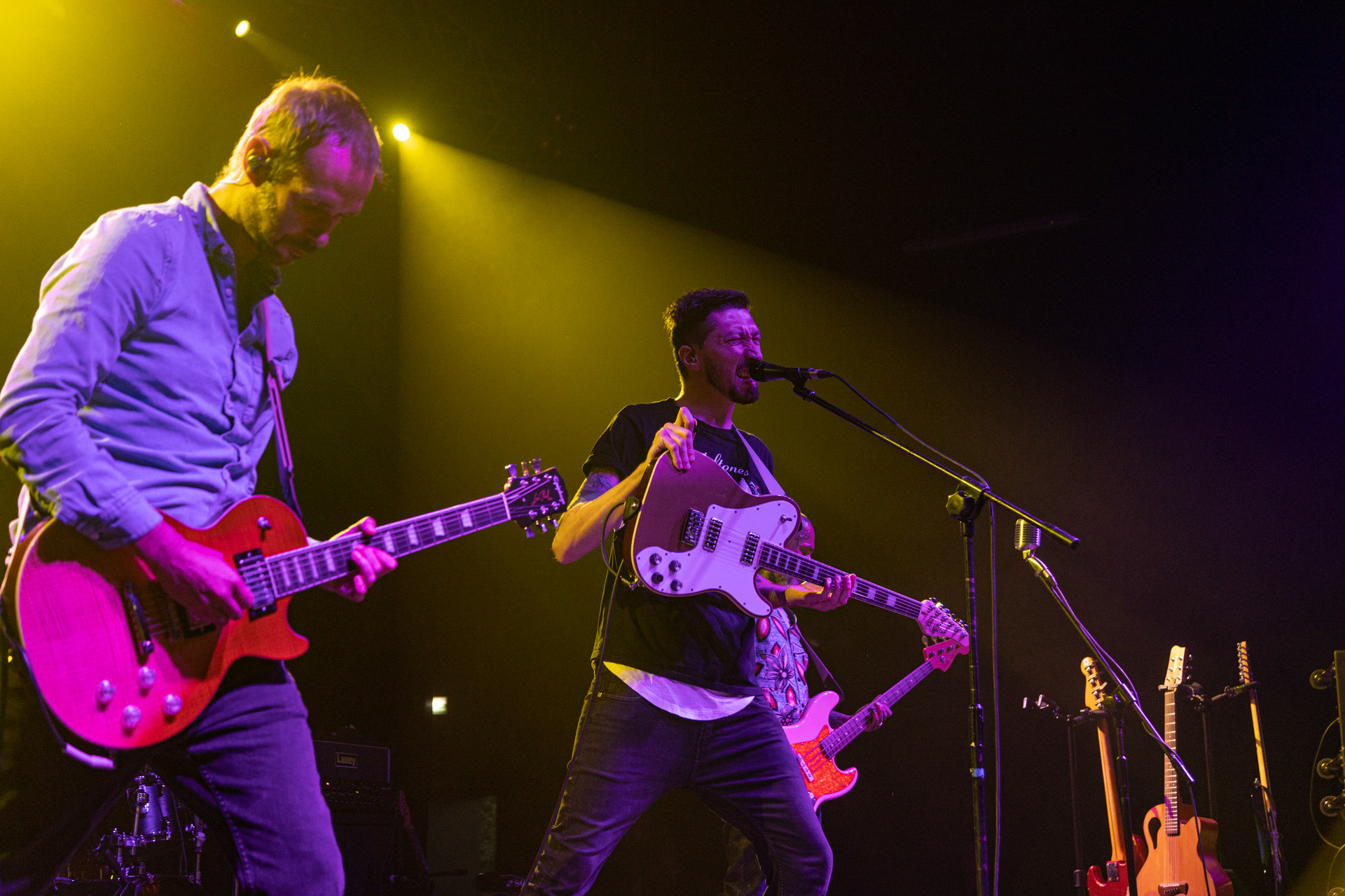 30.08.2022 Fundacja Bezpieczne Niebo wraz z klubem Progresja serdecznie zapraszają na specjalny koncert charytatywny dla Szymona Stankiewicza, który walczy z nowotworem.KonstelacjeKonstelacje to warszawski skład, który właśnie wchodzi na rynek ze swoją debiutancką płytą “Poza Horyzont”. Zespół miesza różne style, tworząc własną tożsamość, krążącą wokół klimatów Deftones i melancholii rocka z lat 90′. W sieci dostępne są już 4 single z nadchodzącego albumu. Organizacja Progresja i Fundacja Bezpieczne Niebo. fot. Andrzej Wasilkiewicz/kaziq.com