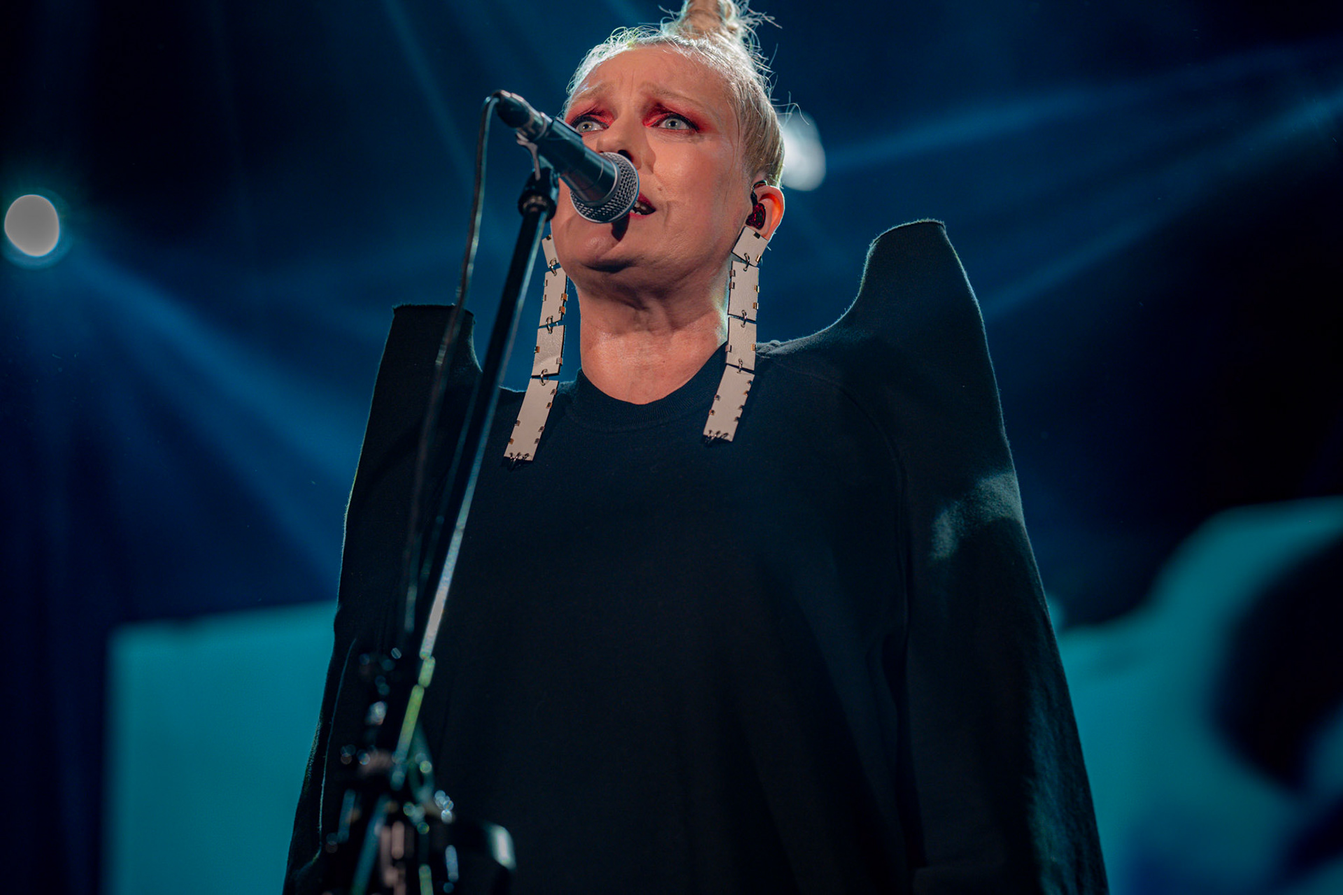 2024.03.16 NOSOWSKA klub Stodola. Koncert w ramach trasy "Widzimy sie wieczorem", promujacej najnowszy album artystki, "Degrengolada". fot. Andrzej Wasilkiewicz/Reporter