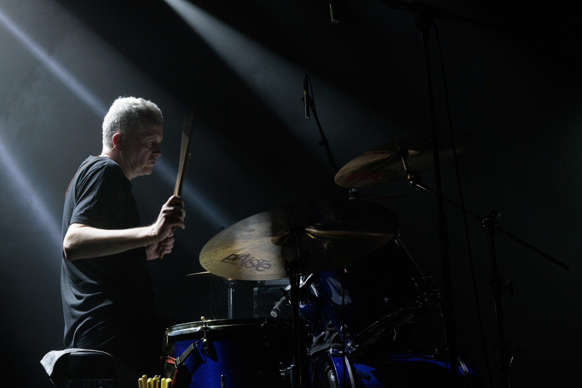 16.11.2021 Dezerter - 40 lecie,koncert Warszawa Palladium. N/z Robert Robal Matera gitara, N/z Krzysiek Grabowski perkusja,N/zJacek Chrzanowski bass, Dezerter, SS20, Punk, Punkrock, hardcore, rock.fot. Andrzej Wasilkiewicz/REPORTER