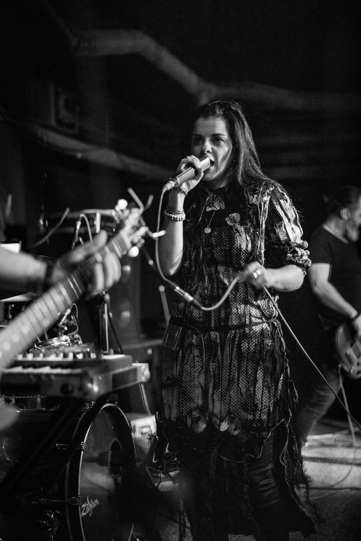 Hetane - rock alternatywny, trip-hop, muzyka elektroniczna,
MAGDA OLEŚ - wokale, teksty,
ŁUKASZ /JELEŃ/ POL - gitara, klawisze, elektronika,
REM KARPIENKO - bass,
MICHAŁ LANGE- perkusja,
Warszawa, klub Potok Drugi Dom Ludzi Rocka,
fot. Andrzej kaziq Wasilkiewicz