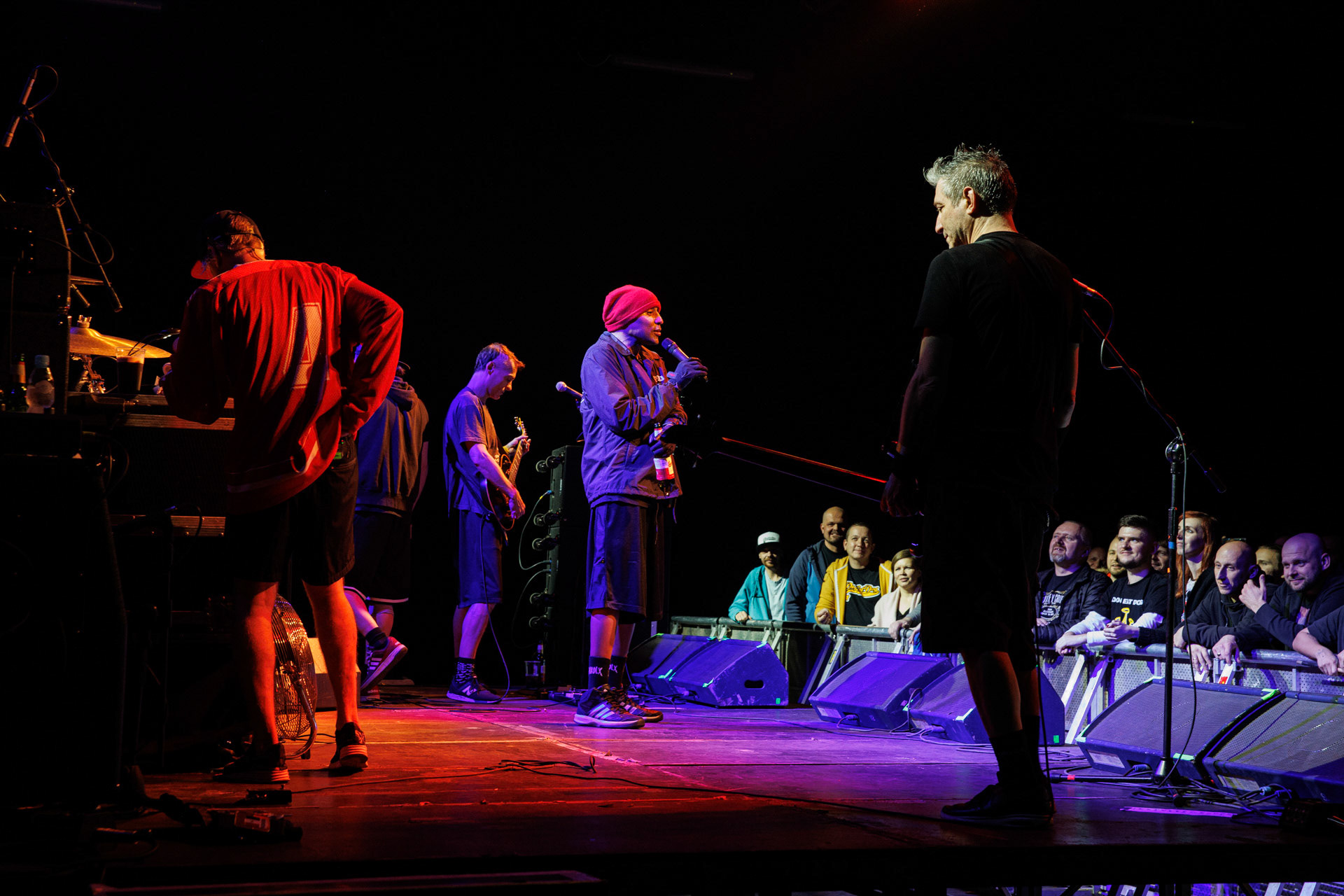 30.11.2021 koncert Dog Eat Dog - USA - hardcore, punkrock, rap, metal, hip hop, reggae, soul, funk,n/z Dave Neabore (bass), n/z John Connor (vocals), n/z Brandon Finley (drums), n/z Roger Hammerli (guitar),n/z Bozez (sax &amp; beer),koncert Warszawa, Progresja 25 lat albumu Play Games -  Dog Eat Dog.fot. Andrzej Wasilkiewicz/Reporter