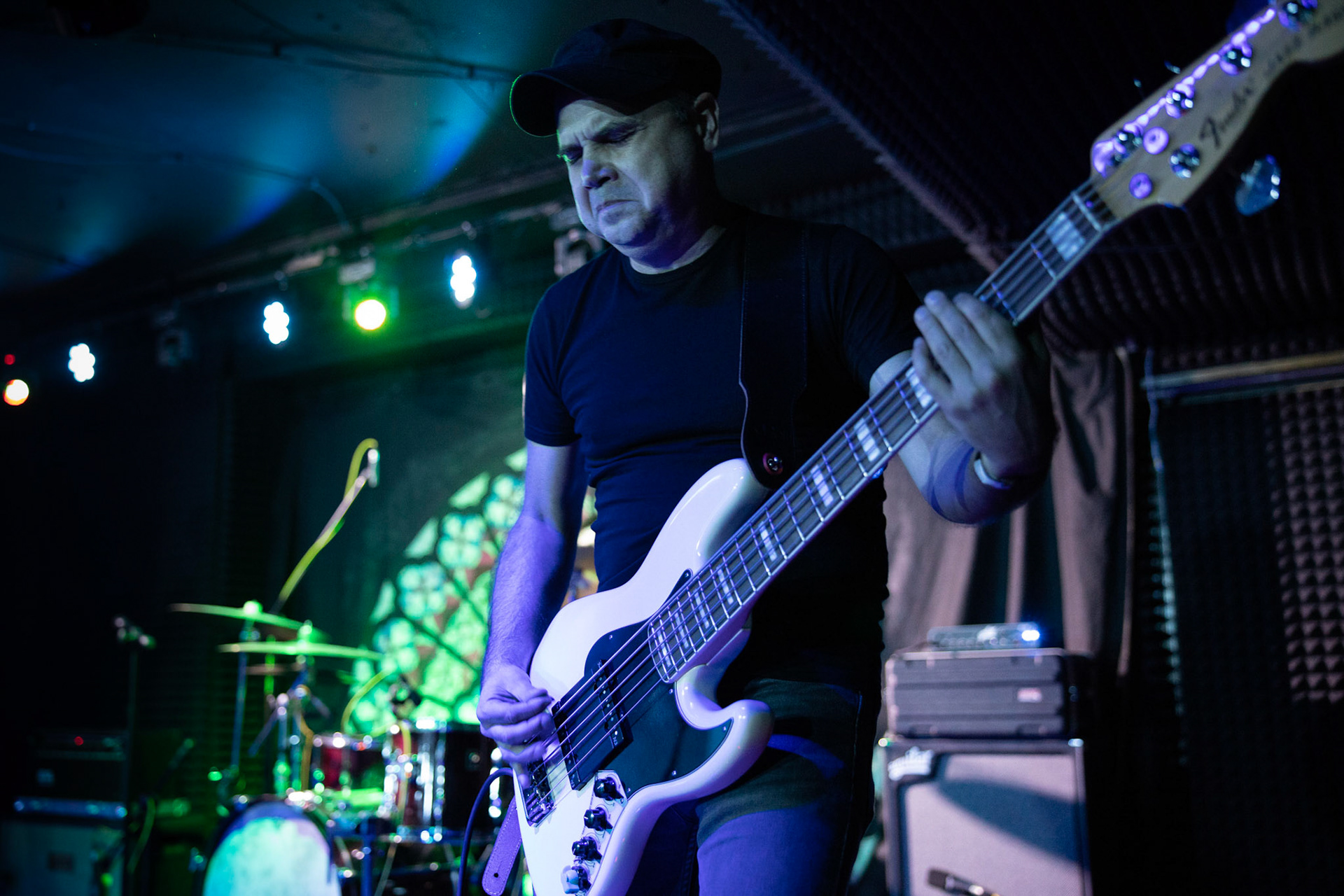 Armia - punk rock, hardcore,
Tomasz Budzyński - głos,
Stanisław Budzyński - gitara,
Jakub Bartoszewski - waltornia, instrumenty klawiszowe,
Amadeusz Kaźmierczak - perkusja,
Darek Budkiewicz - gitara basowa,
fot. Andrzej kaziq Wasilkiewicz