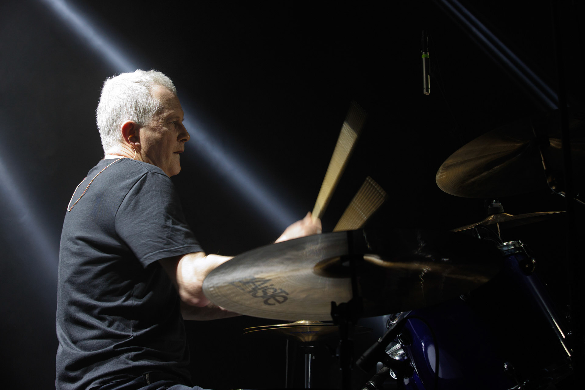 16.11.2021 Dezerter - 40 lecie,koncert Warszawa Palladium. N/z Robert Robal Matera gitara, N/z Krzysiek Grabowski perkusja,N/zJacek Chrzanowski bass, Dezerter, SS20, Punk, Punkrock, hardcore, rock.fot. Andrzej Wasilkiewicz/REPORTER