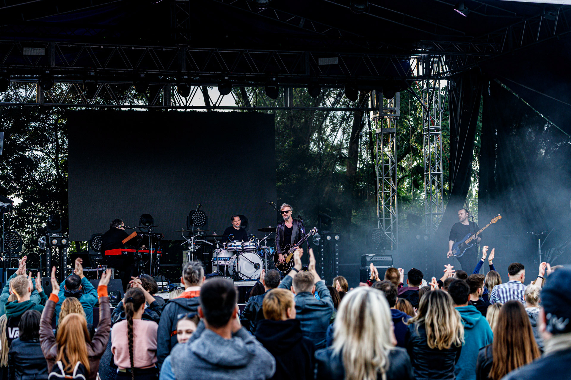 10.07.2022 Organek -  Antyfest Antyradia 2022 - Warszawa, letnia scena klubu Progresja. Tomasz Organek – gitara, wokal,Adam Staszewski – gitara basowa,Robert Markiewicz – perkusja,Tomasz Lewandowski – instrumenty klawiszowe,Rock alternatywny.fot. Andrzej Wasilkiewicz/Reporter