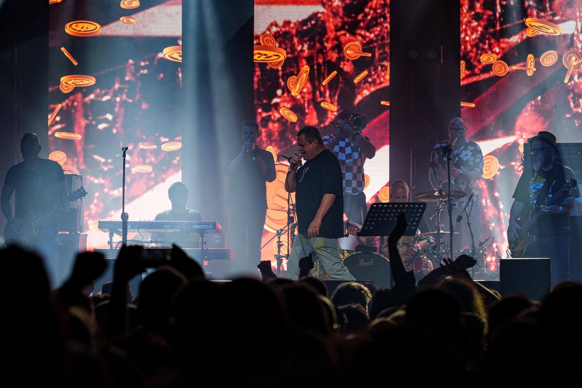 4.11.2022 KULT - Pomaranczowa Trasa 2022 - Warszawa Stodola, Rock, rock progresywny, rock alternatywny, punk, nowa fala, polski rock. fot. Andrzej Wasilkiewicz/Reporter