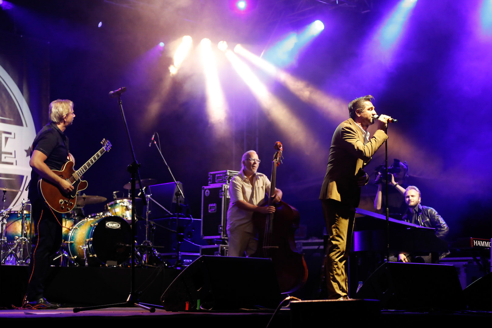 B.B. & The Blues Shacks