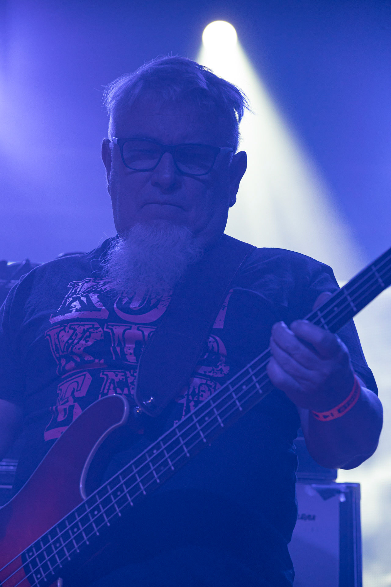 KULT - koncert Pomaranczowa Trasa 2021 - Warszawa Stodoła. 29 pazdziernika 2021. Ireneusz Werenski bas, Rock, rock progresywny, rock alternatywny, punk, nowa fala, polski rock.fot. Andrzej kaziq Wasilkiewicz/Reporter