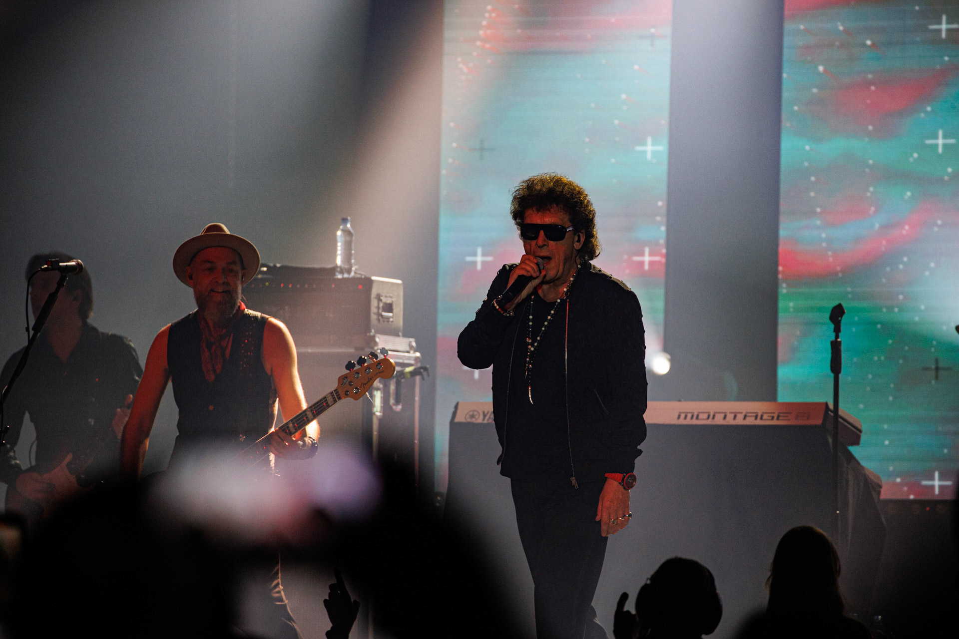 Koncerty Lady Pank - LP1 - w Klubie Stodola. LP1 - 35 lata od premiery albumu.n/z. Jan Borysewicz – gitara,  n/z. Janusz Panasewicz – wokal, n/z. Krzysztof Kieliszkiewicz – gitara basowa, Fot. Andrzej kaziq Wasilkiewicz/Reporter