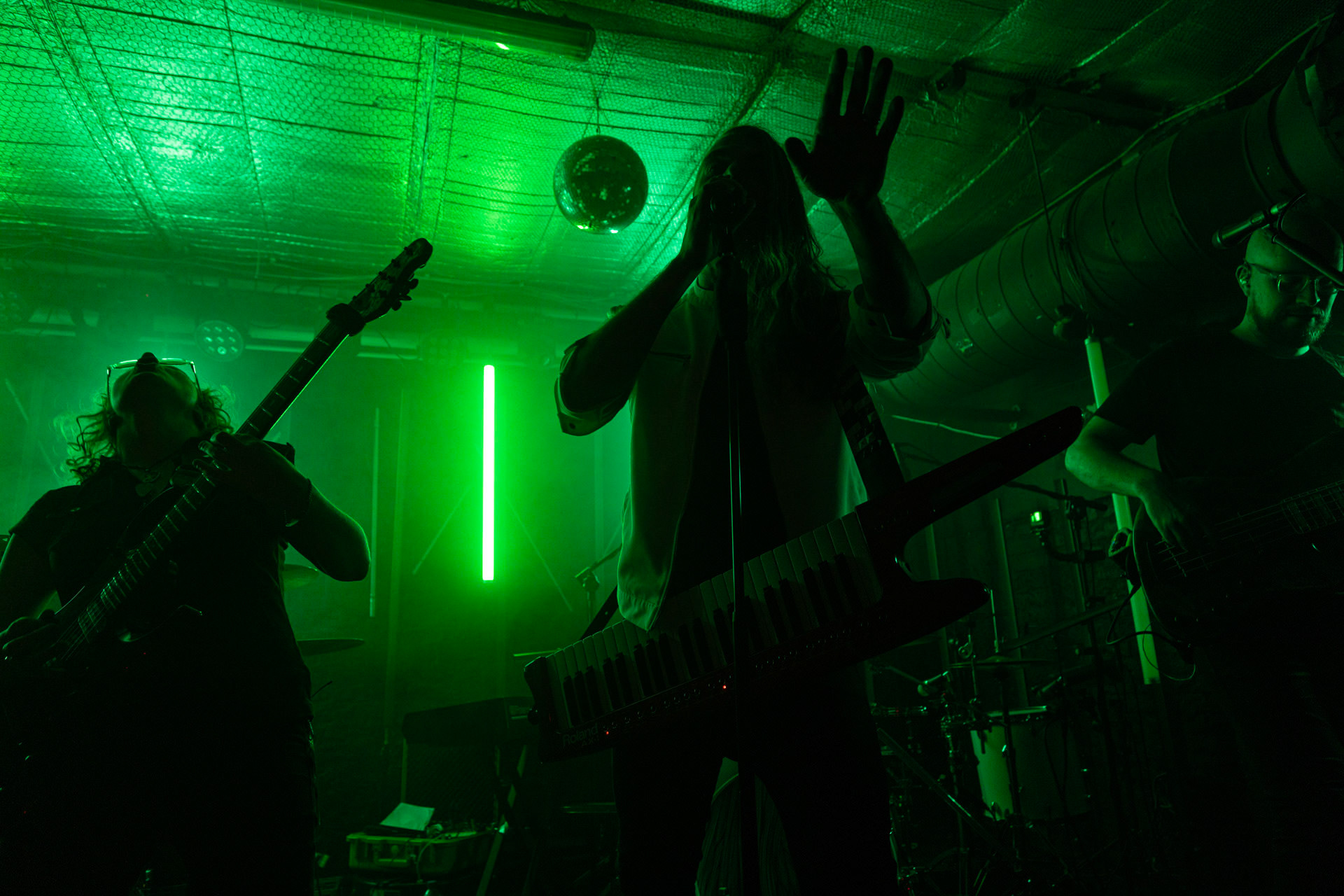 13.09.2022 VOYAGER - Warsaw pop/prog/power/rock/metal.Danny Estrin - Lead Vocals/Keys/Programming,Simone Dow - Guitars,Alex Canion - Bass/Backing Vocals,Scott Kay - Guitars,Ashley Doodkorte - Drums,Produkcja Knock Out Productions,Hydrozagadkafot. Andrzej Wasilkiewicz/kaziq.com