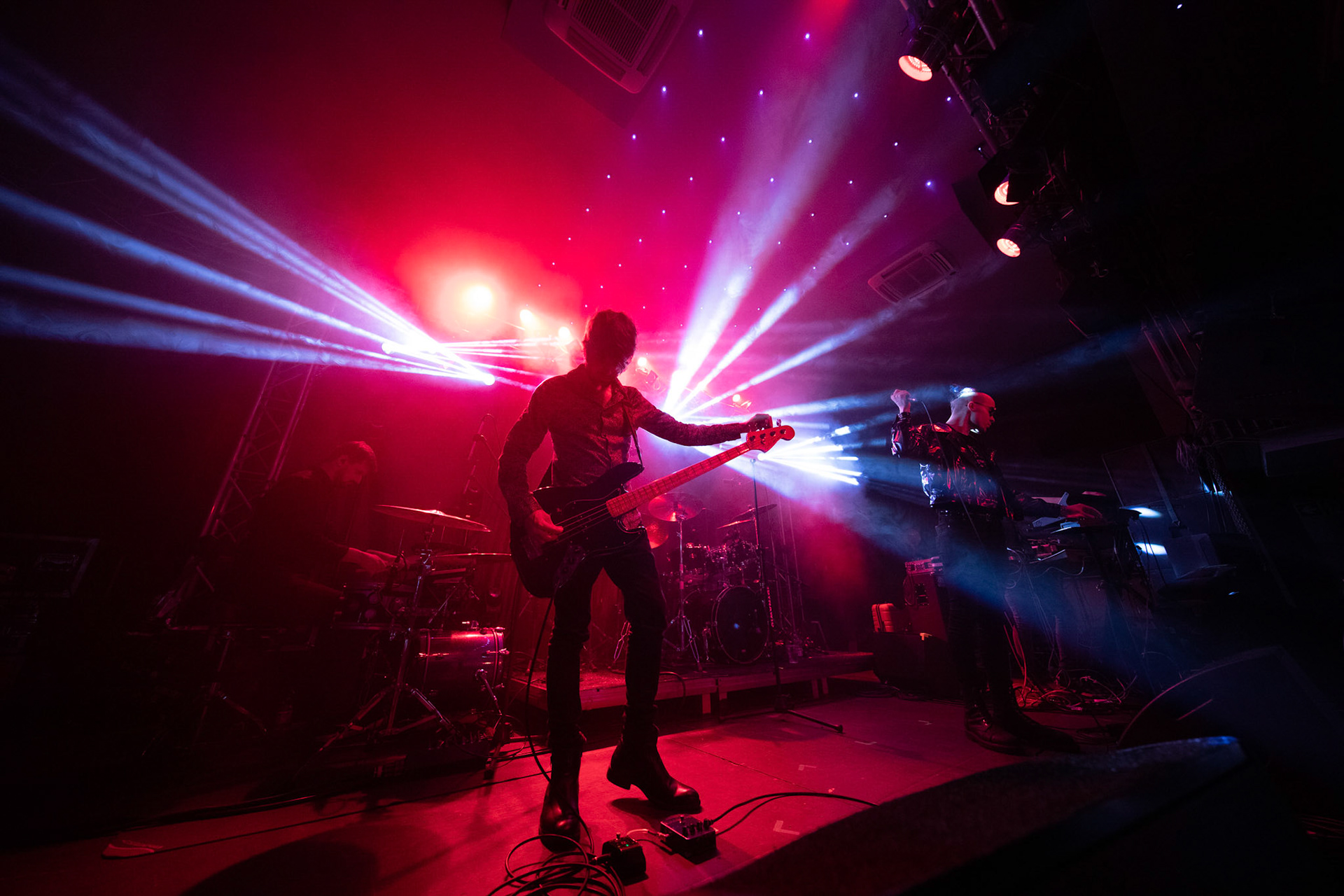 2.04.2019 Decadent Fun Club (Polska)  alternative post-punk, dark pop
Paveu Ostrovsky vocal, 
Jasiek Łukomski bass, 
Mateusz Gągol synths, 
Kamil Cegiełka drums,
klub Kwadrat,
Knock Out Productions,