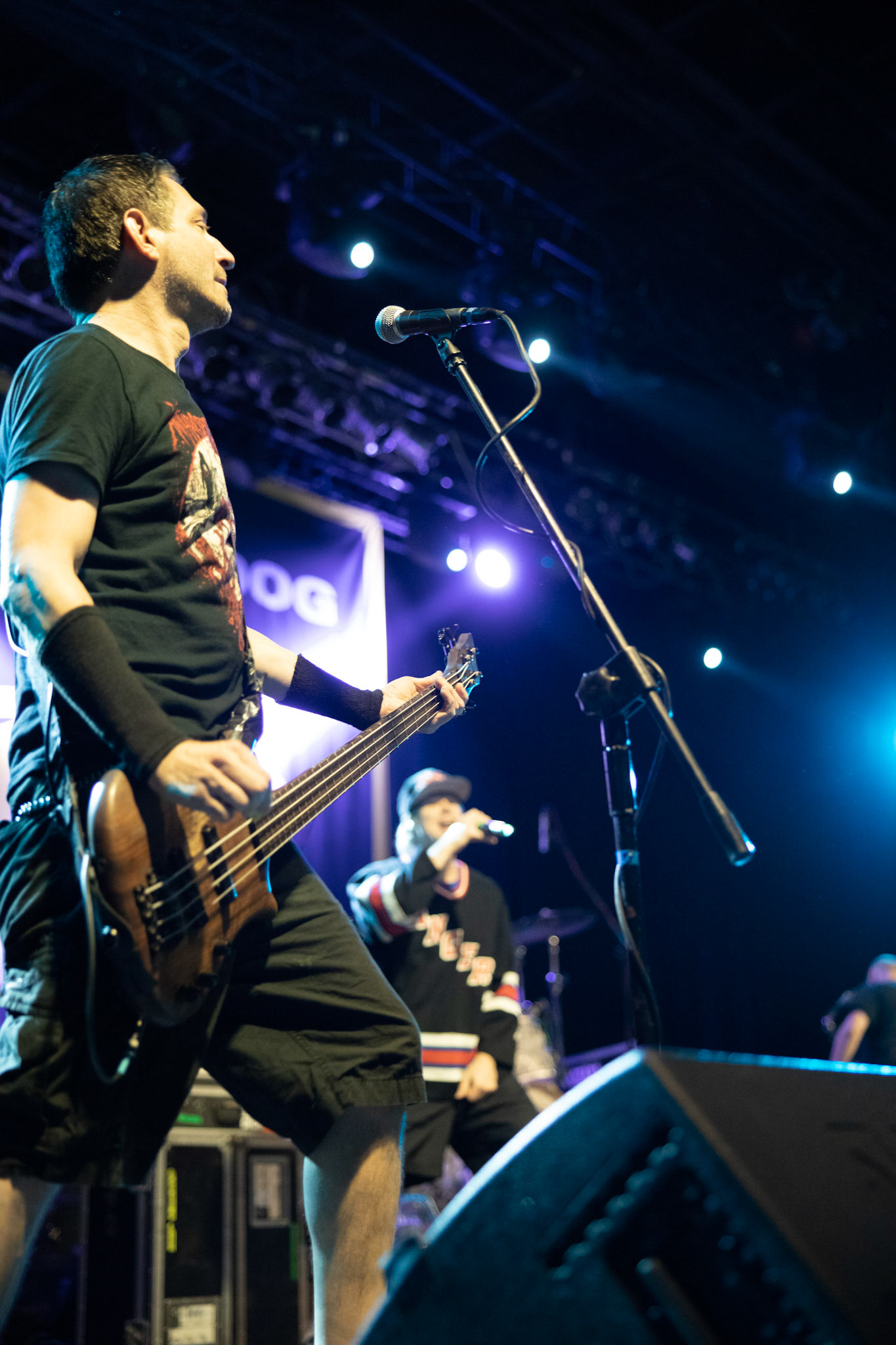 Dog Eat Dog - USA - hardcore, punkrock, rap, metal, hip hop,reggae, soul, funk,
Dave Neabore (bass), 
John Connor (vocals), 
Brandon Finley (drums) 
Roger Hämmerli (guitar)
Bozez (sax & beer)
koncert w Warszawskiej Progresji w ramach trasy 25 lat All Boro Kings zespołu Dog Eat Dog.
fot. Andrzej Wasilkiewicz/Reporter