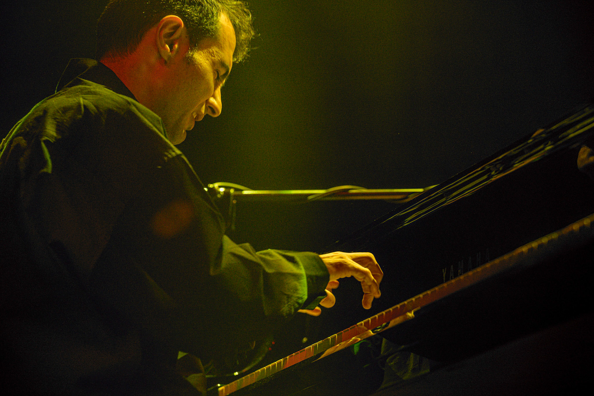 2023.11.07 Tigran Hamasyan Trio- jazz w warszawskim klubie Progresja! fot. Andrzej Wasilkiewicz/Reporter