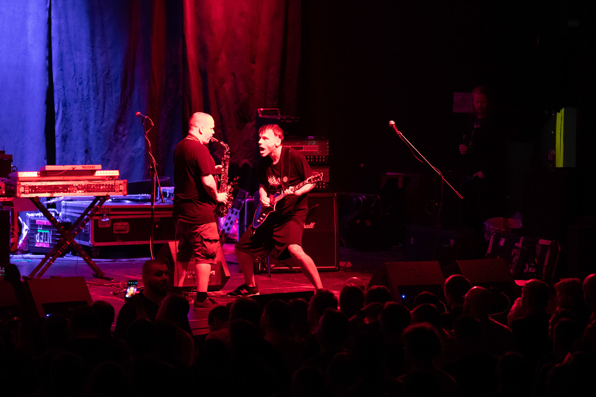 Dog Eat Dog - USA - hardcore, punkrock, rap, metal, hip hop,reggae, soul, funk,
Dave Neabore (bass), 
John Connor (vocals), 
Brandon Finley (drums) 
Roger Hämmerli (guitar)
Bozez (sax & beer)
koncert w Warszawskiej Progresji w ramach trasy 25 lat All Boro Kings zespołu Dog Eat Dog.
fot. Andrzej Wasilkiewicz/Reporter