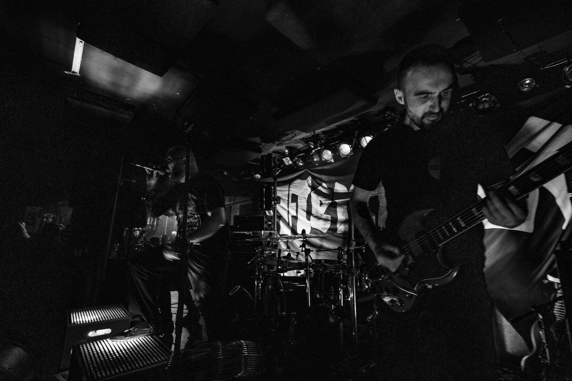 Mentor koncert w Warszawie, trasa Innowiercy Tour 2019
Black Metal Rock And Roll,
Raum's Chord - Guitar
Leviathan's Punch - Drums 
Gusion's Drone - Bass
King Of Nothing - Vocals
Knock Out Productions
fot. Andrzej Wasilkiewicz/REPORTER