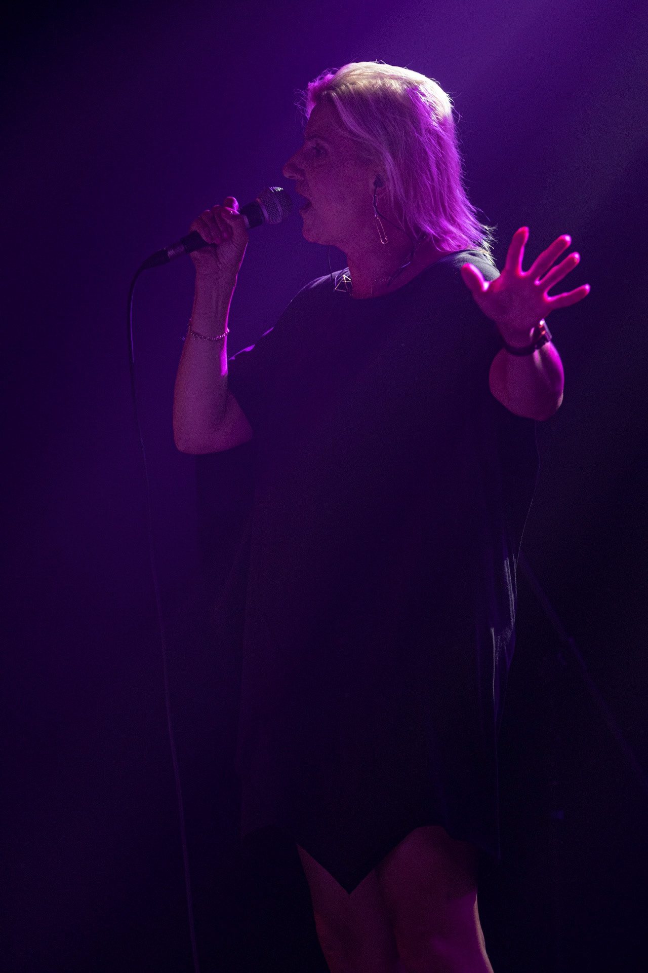 30.08.2022 Fundacja Bezpieczne Niebo wraz z klubem Progresja serdecznie zapraszają na specjalny koncert charytatywny dla Szymona Stankiewicza, który walczy z nowotworem.  KASIA NOWICKA - NOVIKA (wraz z DJ Spox).Od lat jedna z najbardziej aktywnych postaci na polskiej scenie muzycznej.Wokalistka, która początkowo udzielała się w zespole Futro i u boku Smolika, asolowo zadebiutowała w 2006 roku albumem „Tricks Of Life” nominowanym doPaszportu Polityki. Kolejne płyty: „Lovefinder” (2010) i album z remixami „Mixfinder” (2011) zostały nagrodzone Fryderykami w kategorii klubowej. Ostatni solowy album Noviki zatytułowany „Bez Cukru” ukazał się w 2019 roku i zebrał świetne recenzje, a piosenki „Lekko” i „Słabości” często gościły na antenach radiowych. W roku 2021 Novika obchodziła jubileusz 20 lat obecności na scenie i wydała z tej okazji album z nowymi wersjami jej przebojów – Novika 2.0.Chociaż nie gra już jako dj, Novika regularnie występuje wokalnie w klubach w całym kraju w ramach duetu Novika &amp; Mr.Lex. Zagrała na najważniejszych polskich festiwalach (Open’er, FreeForm, Audioriver, Tauron Nowa Muzyka). Od przeszło 15. lat prowadzi również autorskie audycje radiowe. Gościła już na antenach wielu stacji, obecnie prowadzi audycję Lekko w Radiu KAMPUS.Organizacja Progresja i Fundacja Bezpieczne Niebo. fot. Andrzej Wasilkiewicz/kaziq.com