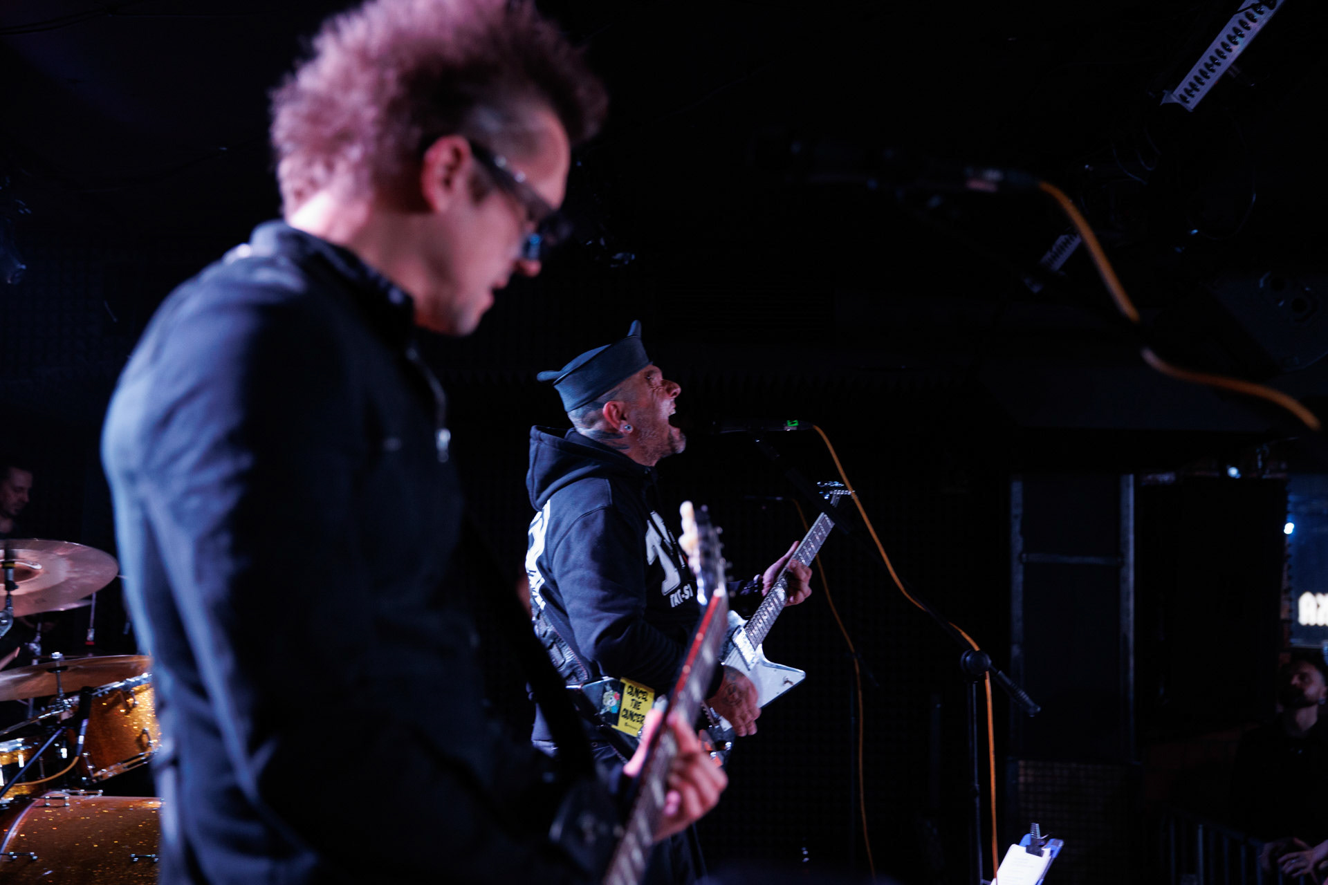 12.11.2021 Lipali - koncert Warszawa klub Remont.Najnowszy album „MOSTY, RZEKI, LUDZIE”.Tomasz Lipa Lipnicki - wokal, gitara,Roman Bereznicki - gitara, klawisze, wokal,Rock, rock progresywny, rock alternatywny, polski rock.fot. Andrzej kaziq Wasilkiewicz/Reporter