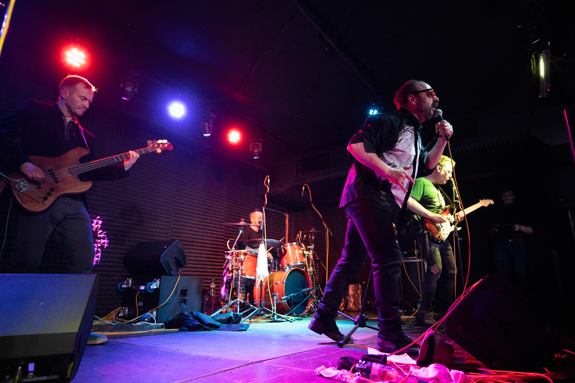 14.02.2020  Dr MISIO koncert w warszawskim Remoncie w ramach trasy Punky Reggae live 2020 Wokal: Arek Jakubik
Gitara: Paweł Derentowicz
Gitara basowa: Mario Matysek
Klawisz: Radek Kupis
Perkusja: Jan Prościński, fot. Andrzej Wasilkiewicz/REPORTER