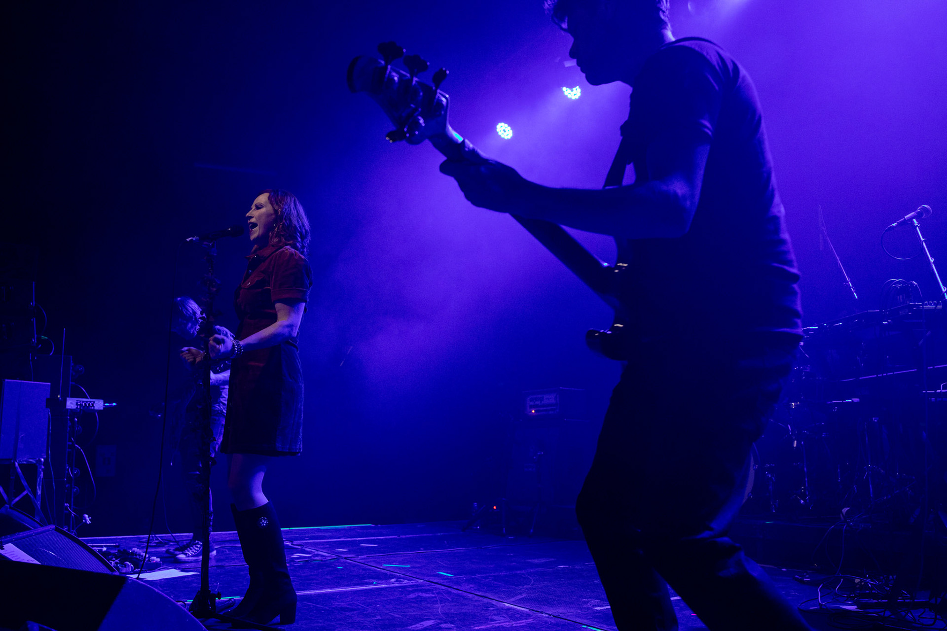 The Gathering: holenderska grupa rockowa, trasa The Gathering_30th Anniversary od doom-metalowego brzmienia z lat 90 po melodyjne i klimatyczne rejony rocka, trip-rock, post-rock, metalu, czy shoegaze. Koncert Warszawa Progresja, HQ44

The Gathering w składzie:
Silje Wergeland – wokal
Rene Rutten – gitara
Hans Rutten – perkusja
Frank Boeijen – klawisze
Hugo Prinsen Geerligs – bass
fot. Andrzej kaziq Wasilkiewicz/Reporter