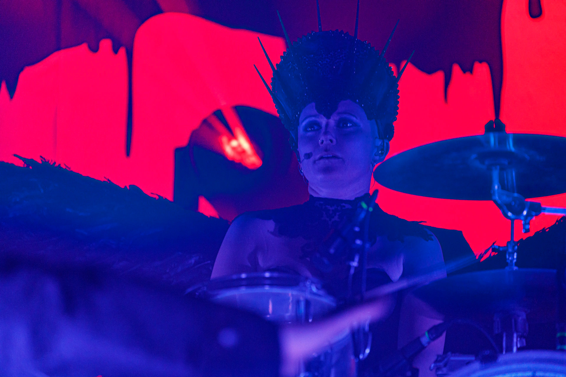 18.06.2022 - Mono Inc. zagrali w warszawskim klubie Progresja.Mono Inc. - niemiecki zespol z Hamburga wykonujący gotyckiego rocka, w składzie:Carl Fornia - git.Katha Mia - drums, Manuel Antoni - bass,Martin Engler - vocal,Gothic, industrial,  alternative, rock.Produkcja Winiary Bookings.fot. Andrzej Wasilkiewicz/kaziq.com