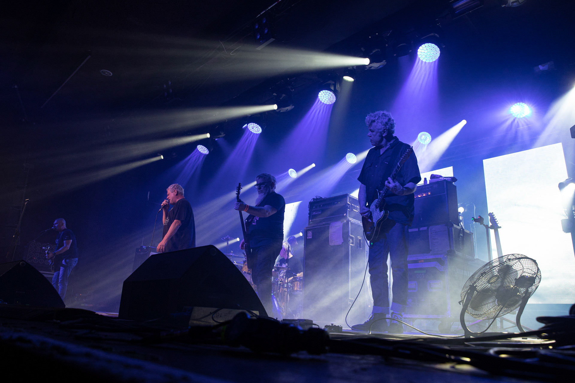 KULT - koncert Pomaranczowa Trasa 2021 - Warszawa Stodoła. 29 pazdziernika 2021. Kazik Staszewski wokal,Wojciech Jablonski gitara,Piotr Morawiec gitara,Ireneusz Werenski bas,Tomasz Goehs perkusja,Konrad Wantrych klawisze,Janusz Zdunek trabka,Mariusz Godzina saksofony,Jarosław Wazny puzon,Jan ”Janusz” Staszewski wokal,Rock, rock progresywny, rock alternatywny, punk, nowa fala, polski rock.fot. Andrzej kaziq Wasilkiewicz/Reporter