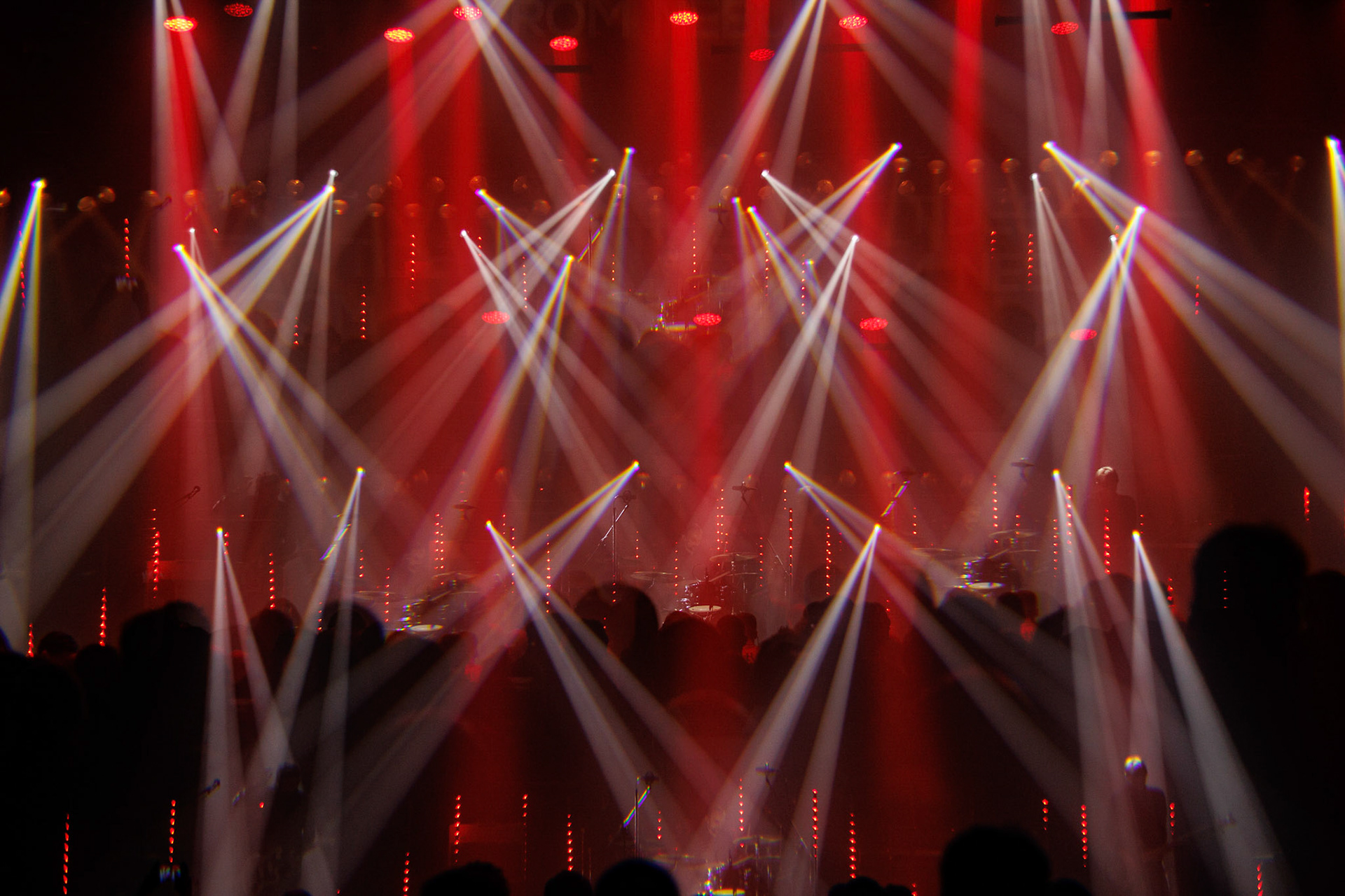 27.11.2021 TIDES FROM NEBULA koncert, Warszawa klub Progresja,Knock Out Productions, Mystic Production,Post-rock, muzyka alternatywna, progresywny rock.n/z Maciej Karbowski – gitara, instrumenty klawiszowen/z Przemek Weglowski – gitara basowan/z Tomasz Stolowski – perkusjaFot. Andrzej Wasilkiewicz/Reporter