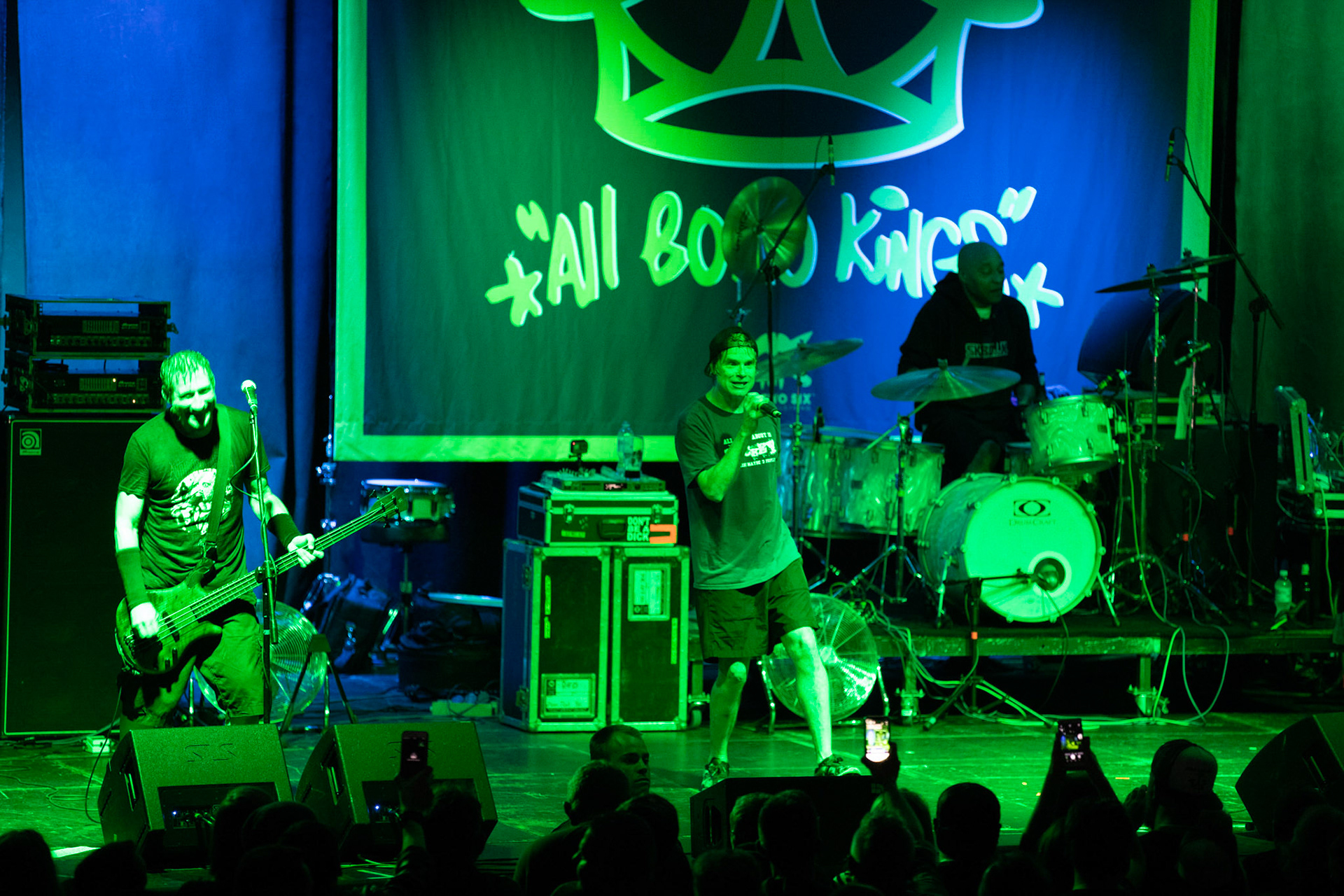 Dog Eat Dog - USA - hardcore, punkrock, rap, metal, hip hop,reggae, soul, funk,
Dave Neabore (bass), 
John Connor (vocals), 
Brandon Finley (drums) 
Roger Hämmerli (guitar)
Bozez (sax & beer)
koncert w Warszawskiej Progresji w ramach trasy 25 lat All Boro Kings zespołu Dog Eat Dog.
fot. Andrzej Wasilkiewicz/Reporter