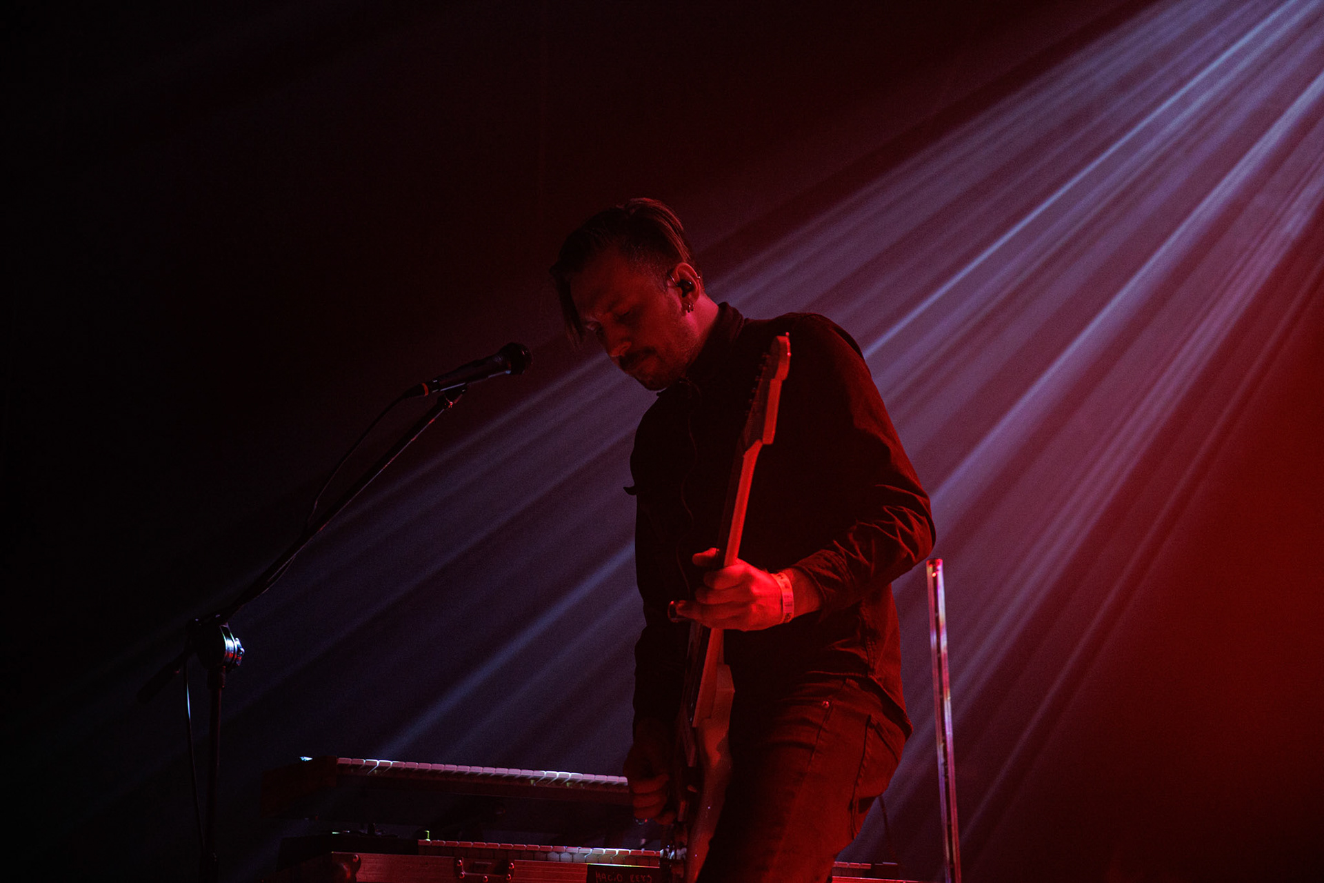 27.11.2021 TIDES FROM NEBULA koncert, Warszawa klub Progresja,Knock Out Productions, Mystic Production,Post-rock, muzyka alternatywna, progresywny rock.n/z Maciej Karbowski – gitara, instrumenty klawiszowen/z Przemek Weglowski – gitara basowan/z Tomasz Stolowski – perkusjaFot. Andrzej Wasilkiewicz/Reporter