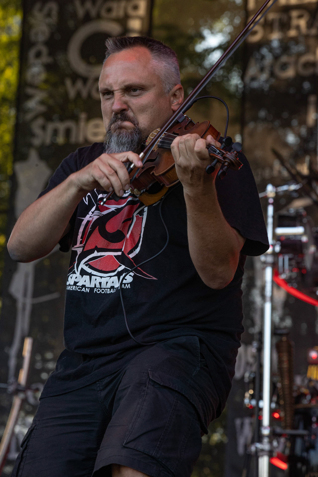 Hunter - postpandemoniczny koncert z okazji XXXV-lecia.Progresja - Gramy do Woli, Warszawa.Michał „Jelonek” Jelonek – skrzypce, fot. Andrzej Wasilkiewicz/Reporter