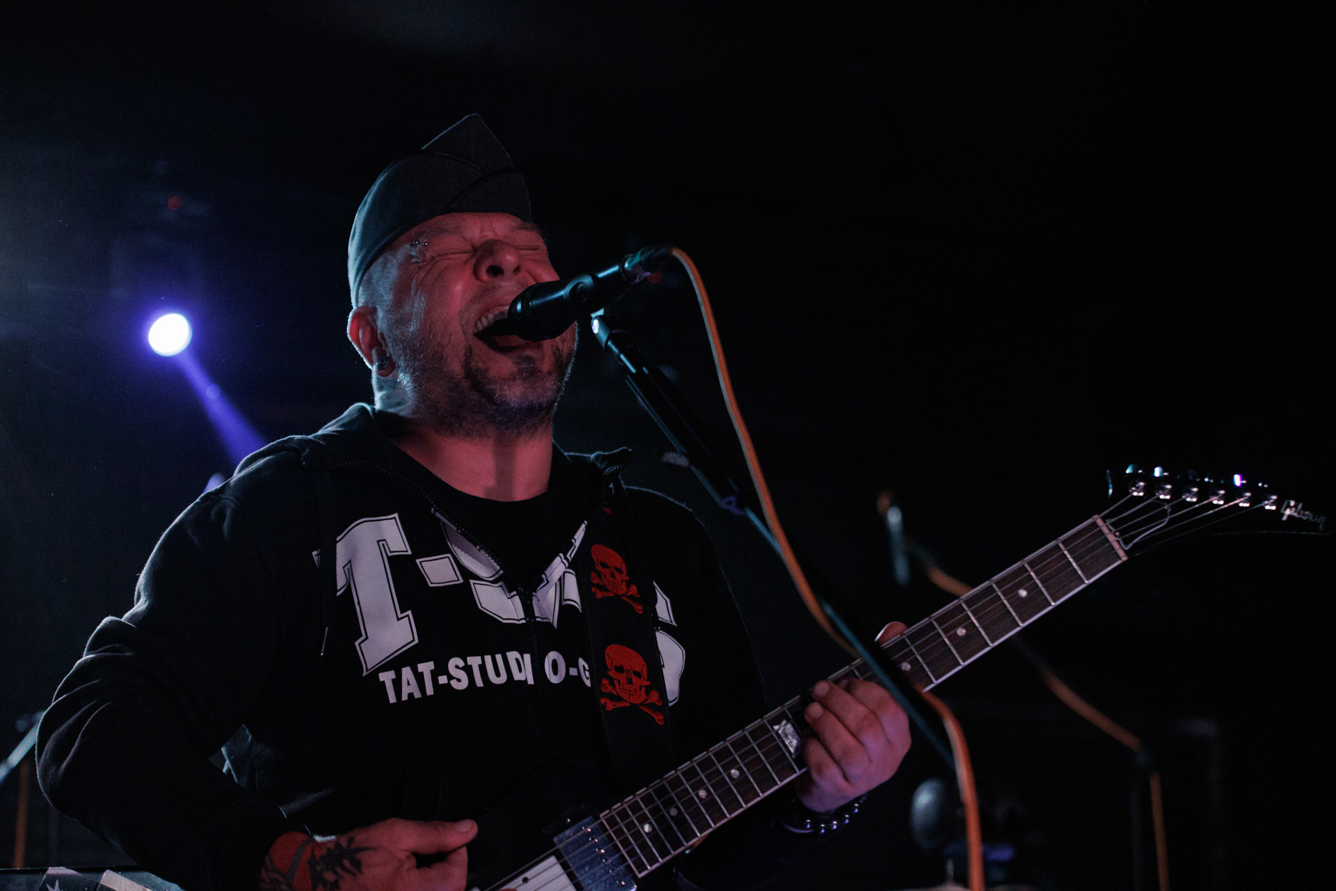 12.11.2021 Lipali - koncert Warszawa klub Remont.Najnowszy album „MOSTY, RZEKI, LUDZIE”.Tomasz Lipa Lipnicki - wokal, gitara,Rock, rock progresywny, rock alternatywny, polski rock.fot. Andrzej kaziq Wasilkiewicz/Reporter