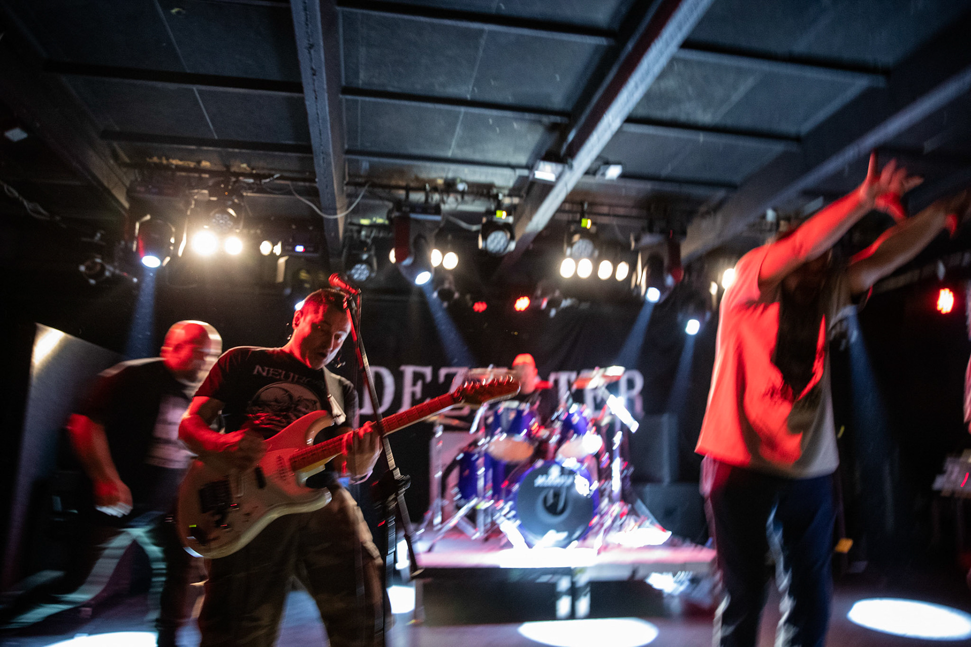 8.12.2018r Dezerter koncert Proxima, Robert Robal Matera gitara, wokal, Krzysztof Grabowski perkusja, fot. Andrzej Wasilkiewicz/Reporter