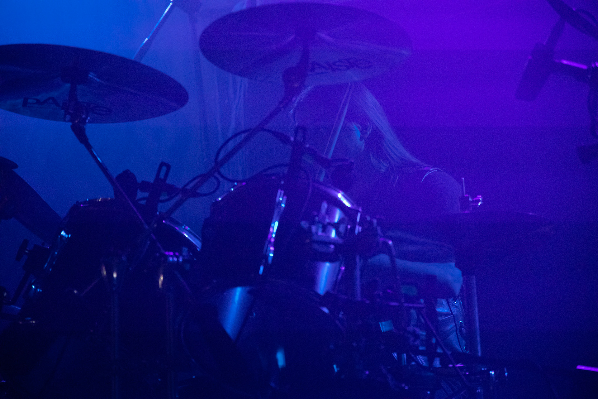 14.12.2018r. BÖLZER koncert Merry Christless  KzR Okoi Therry Jones  – vocals, gitara
HzR Fabian Wyrsch – drums  fot. Andrzej Wasilkiewicz/Reporter