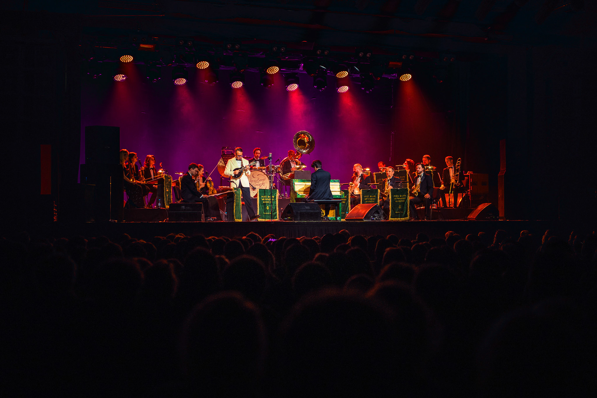 2023.12.13 JAZZ-BAND MLYNARSKI-MASECKI zespol grajacy przedwojenny polski jazz. Warszawa, Klub Stodola, fot. Andrzej Wasilkiewicz/REPORTER