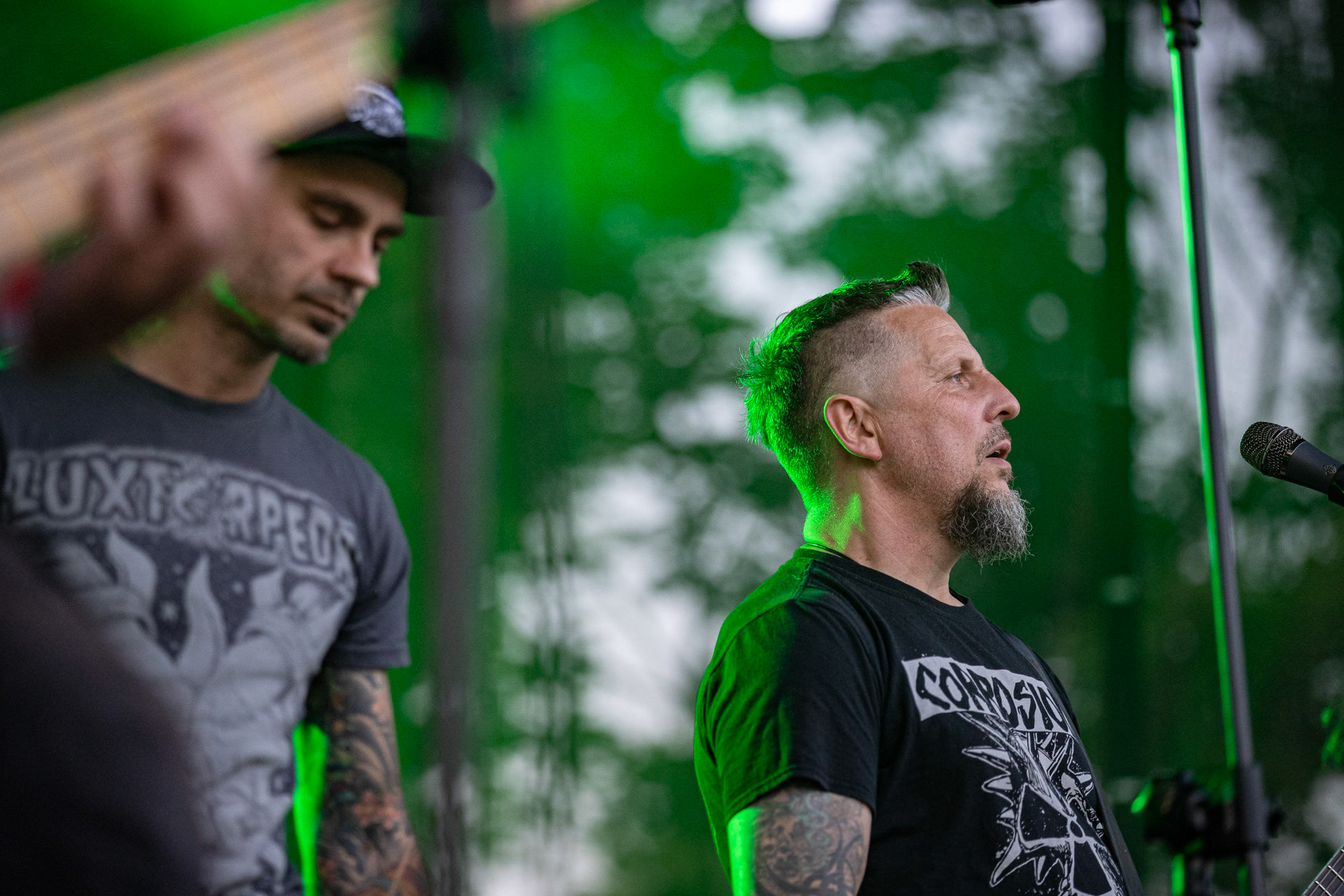 Koncert Luxtorpeda 10 urodziny. Warszawa Progresja.Gramy do Woli.n/z.Robert „Litza” Friedrich – gitara, wokal,n/z.Przemysław „Hans” Frencel – wokal, rap,Fot. Andrzej kaziq Wasilkiewicz/Reporter