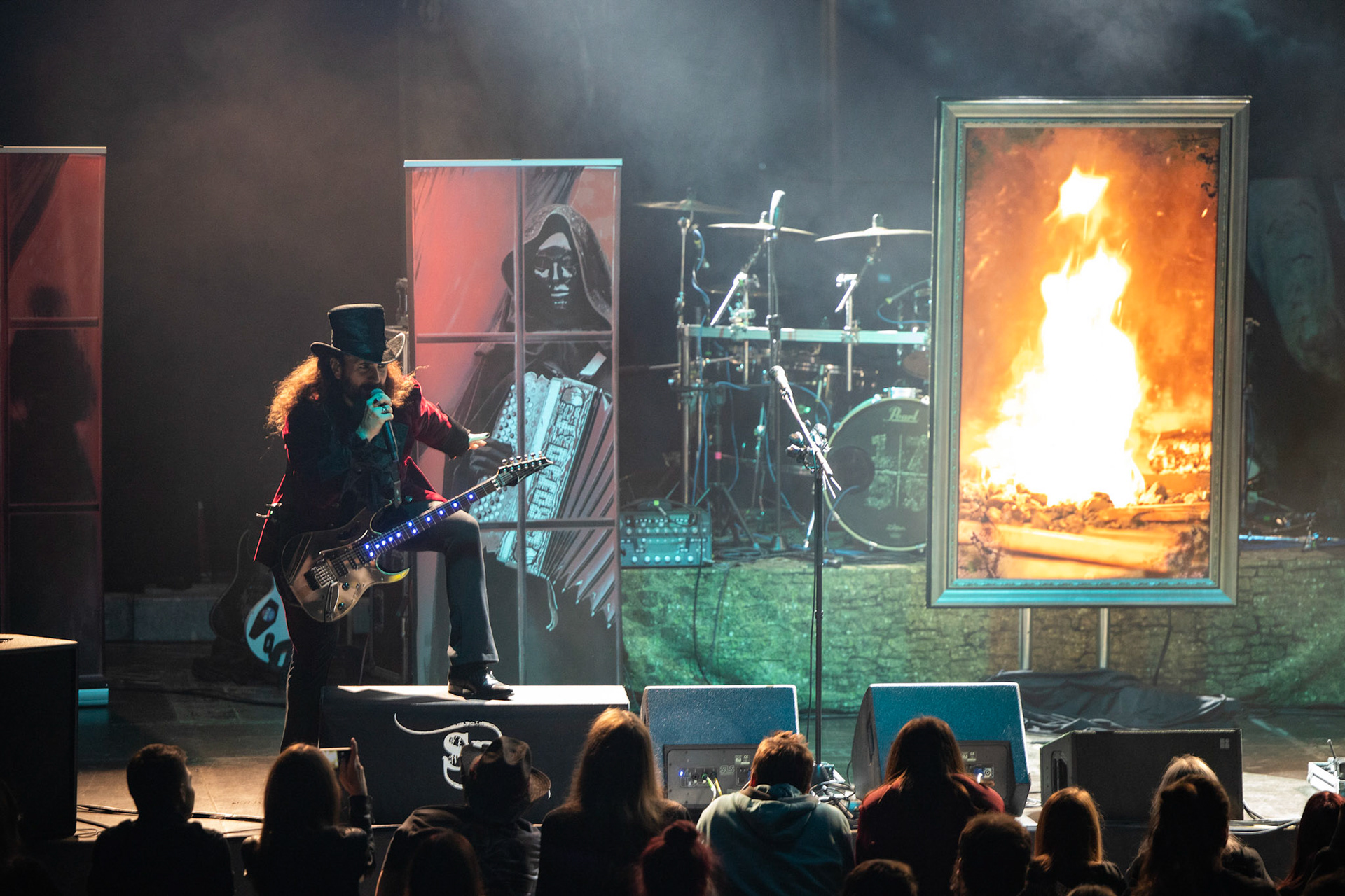 25.11.2019 Warszawa Klub Progresja Europejska Trasa Moonspell z Rotting Christ 2019
koncert support SILVER DUST
N/z LORD CAMPBELL wokal, gitara
N/z TINY PISTOL gitara
N/z KURGHAN gitara bassowa
N/z MAGMA perkusja
fot. Andrzej Wasilkiewicz/REPORTER